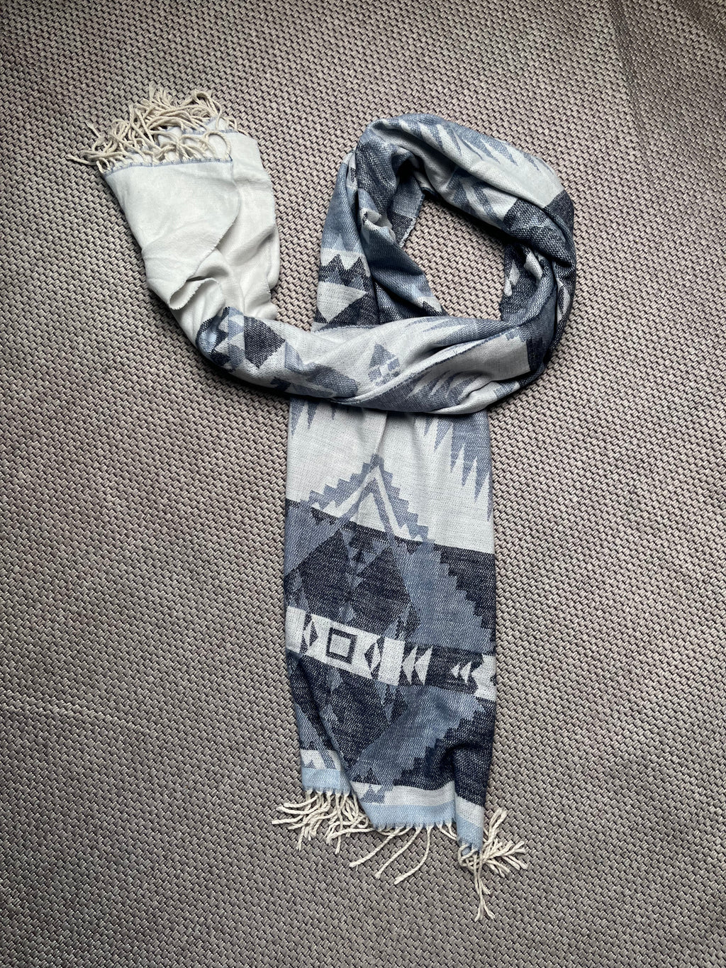 GAP Southwest Aztec Geometric Pattern Shawl