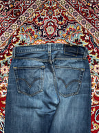 Levi's 501 Original Straight FIT Medium WashED Jeans - 32