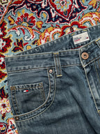 Vintage Tommy Hilfiger Medium WashED Wide FIT JEANS - 32