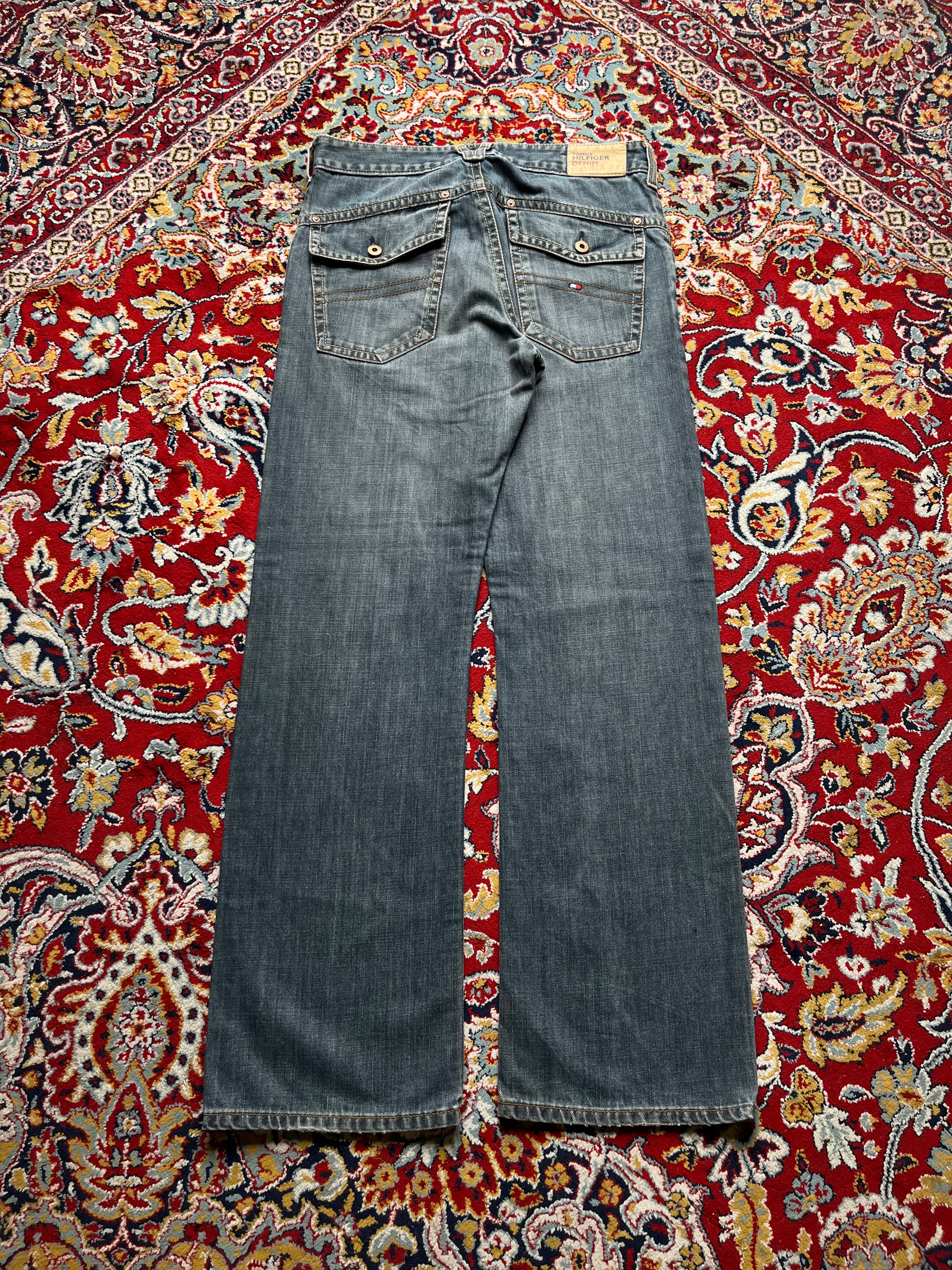 Vintage Tommy Hilfiger Medium WashED Wide FIT JEANS - 32