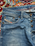 Diesel Larkee Regular Straight FIT Medium WashED JEANS - 30