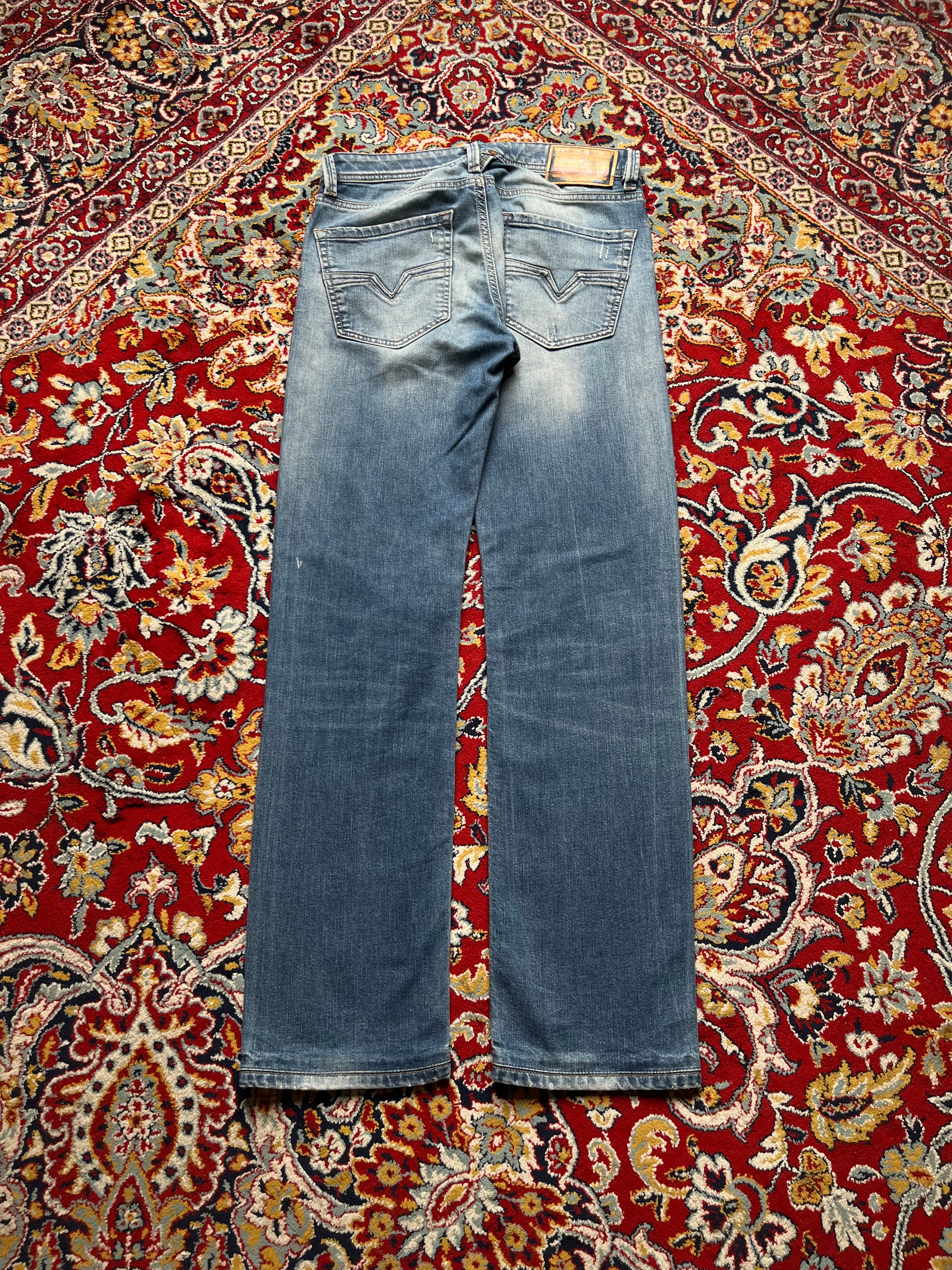 Diesel Larkee Regular Straight FIT Medium WashED JEANS - 30