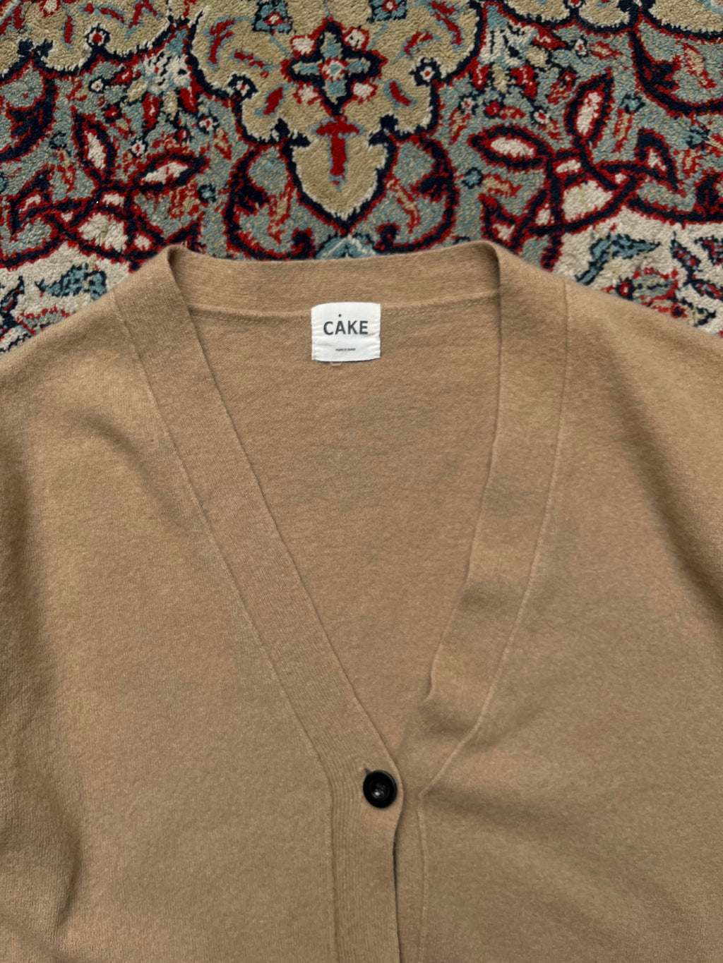 Cake V-Neck Button Front Knit Cardigan - M
