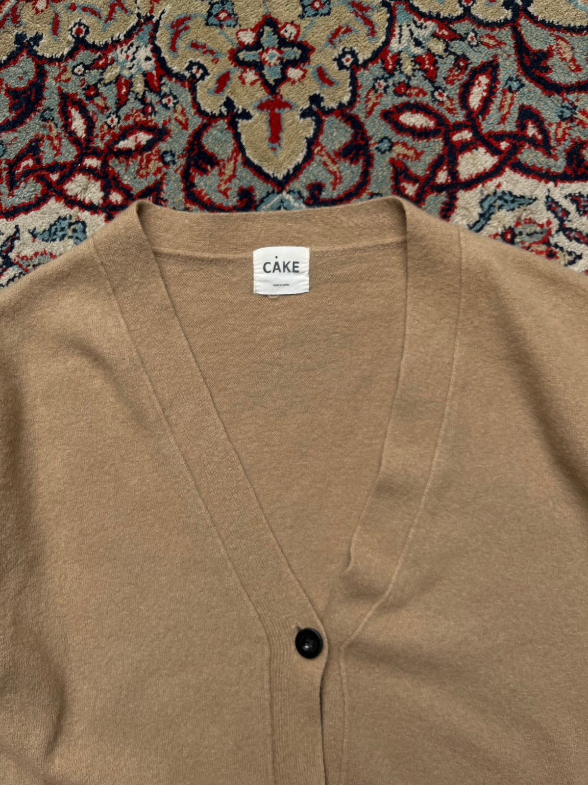 Cake V-Neck Button Front Knit Cardigan - M