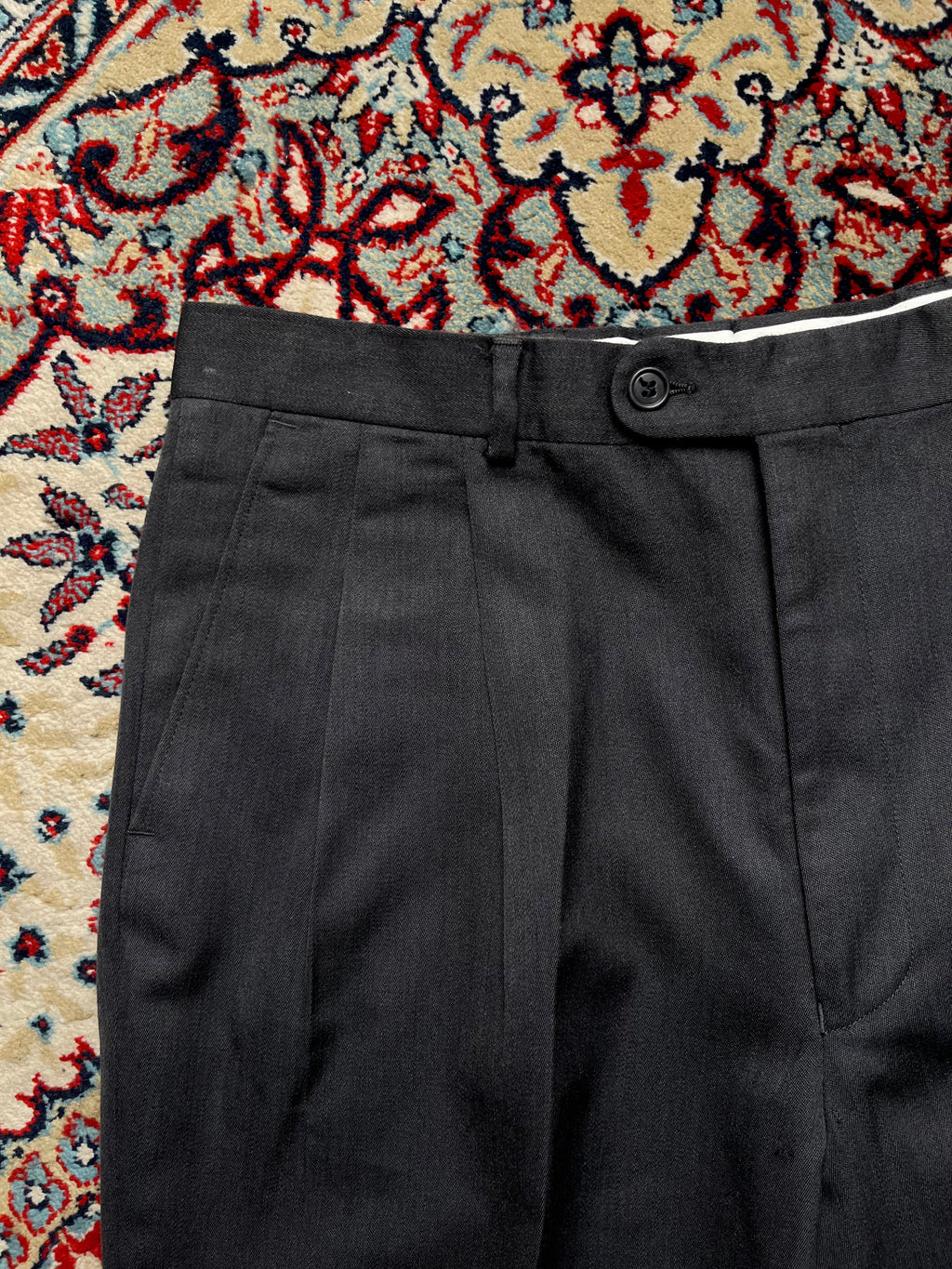 YSL Yves Saint Laurent Charcoal Gray Pleated Front Cuffed Luxury Dress PANTS - 32