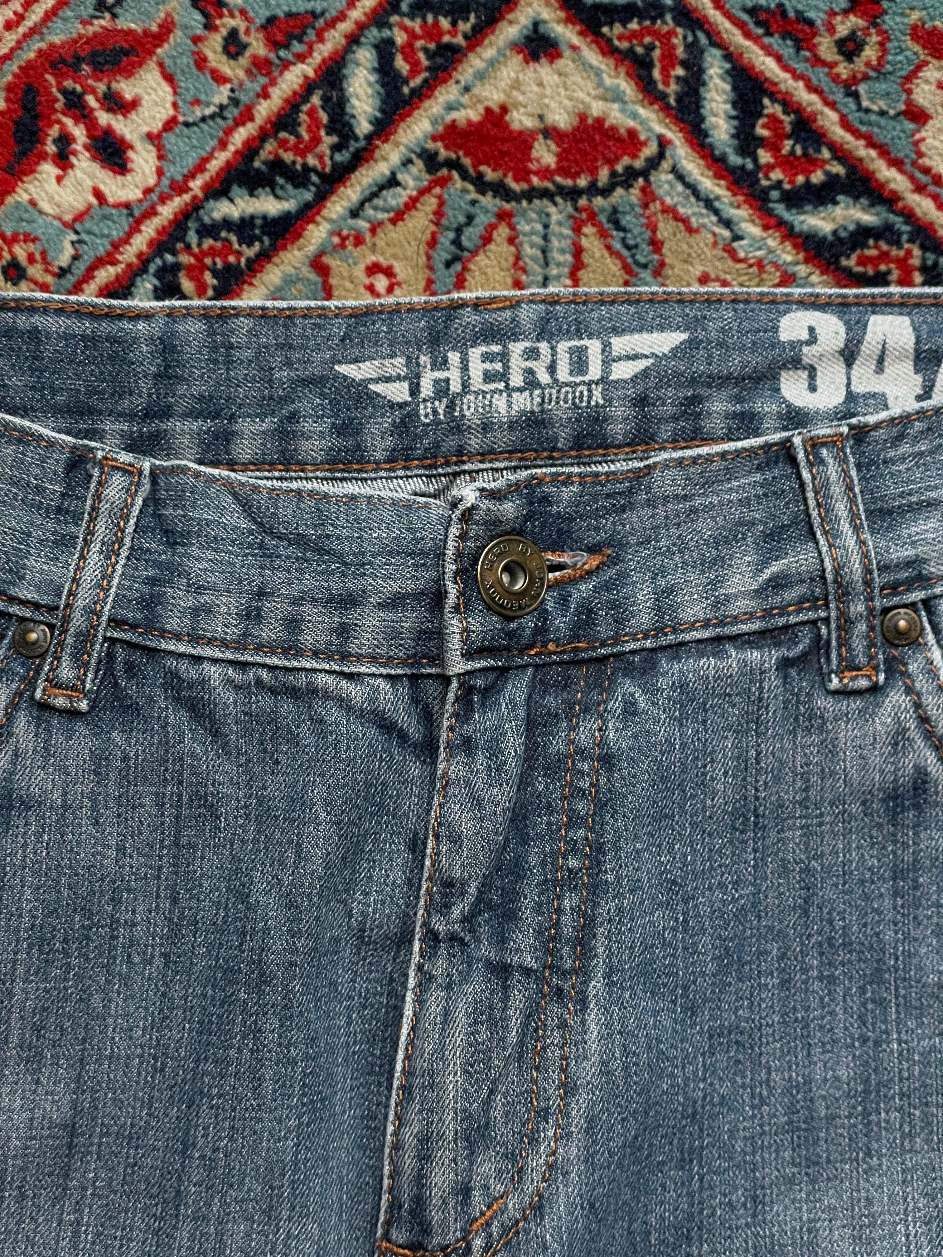 Hero by John Medoox Medium Wash Fade Straight FIT JEANS - 32