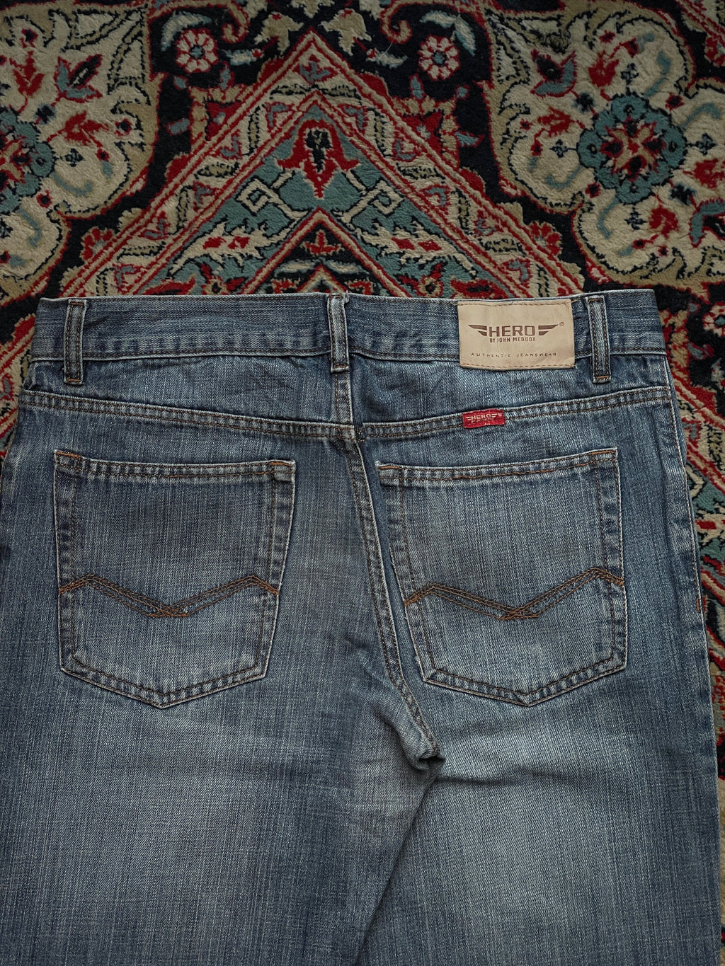 Hero by John Medoox Medium Wash Fade Straight FIT JEANS - 32