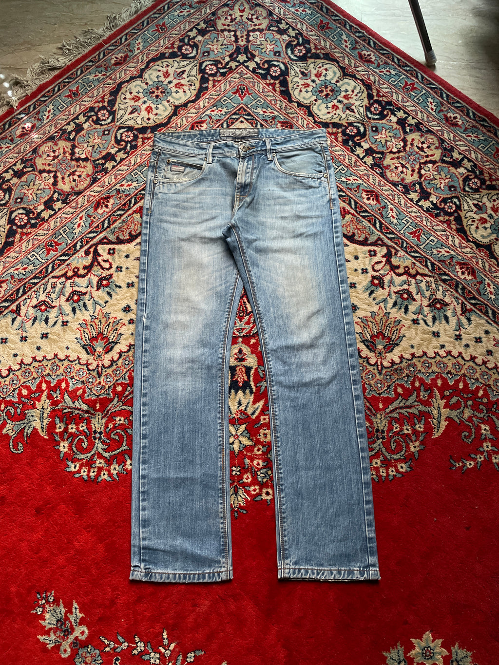 Diesel Original Denim Dry Goods Light Wash Straight FIT JEANS - 32
