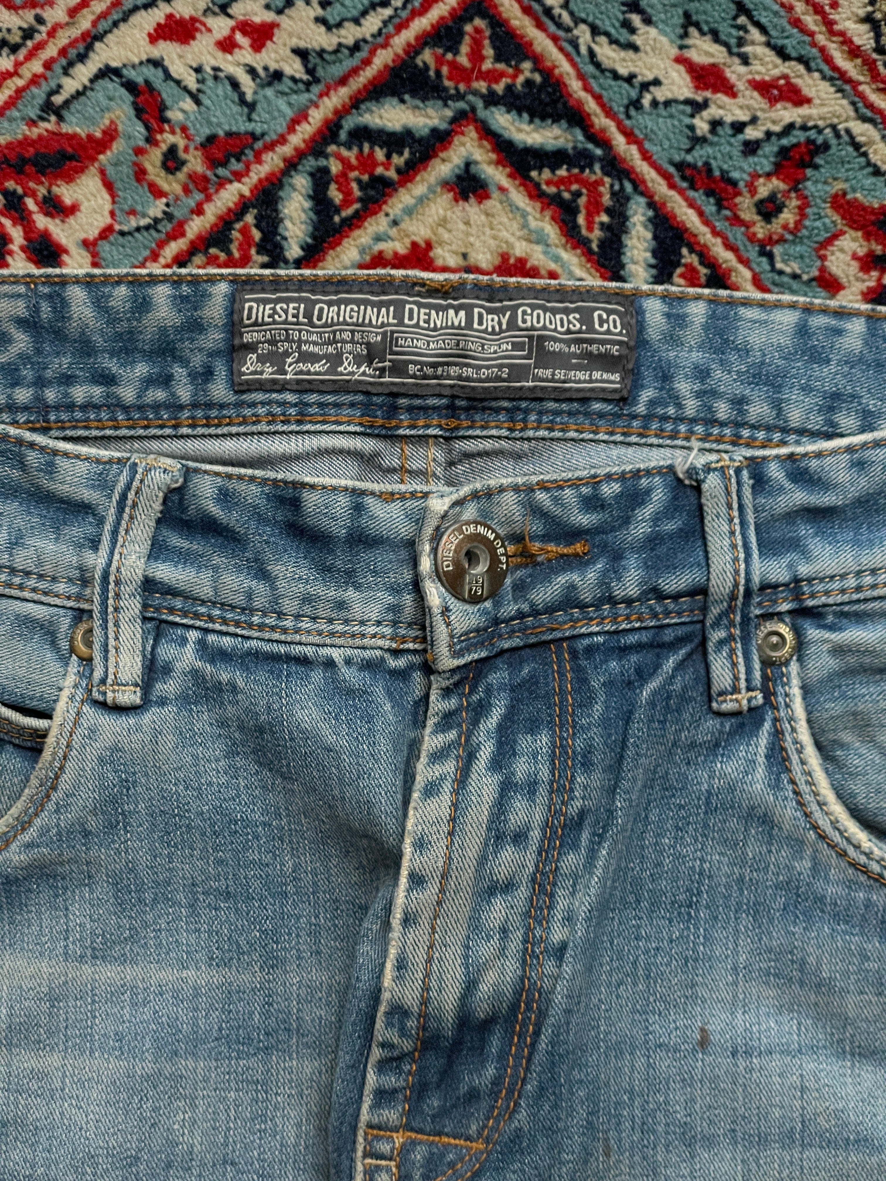 Diesel Original Denim Dry Goods Light Wash Straight FIT JEANS - 32