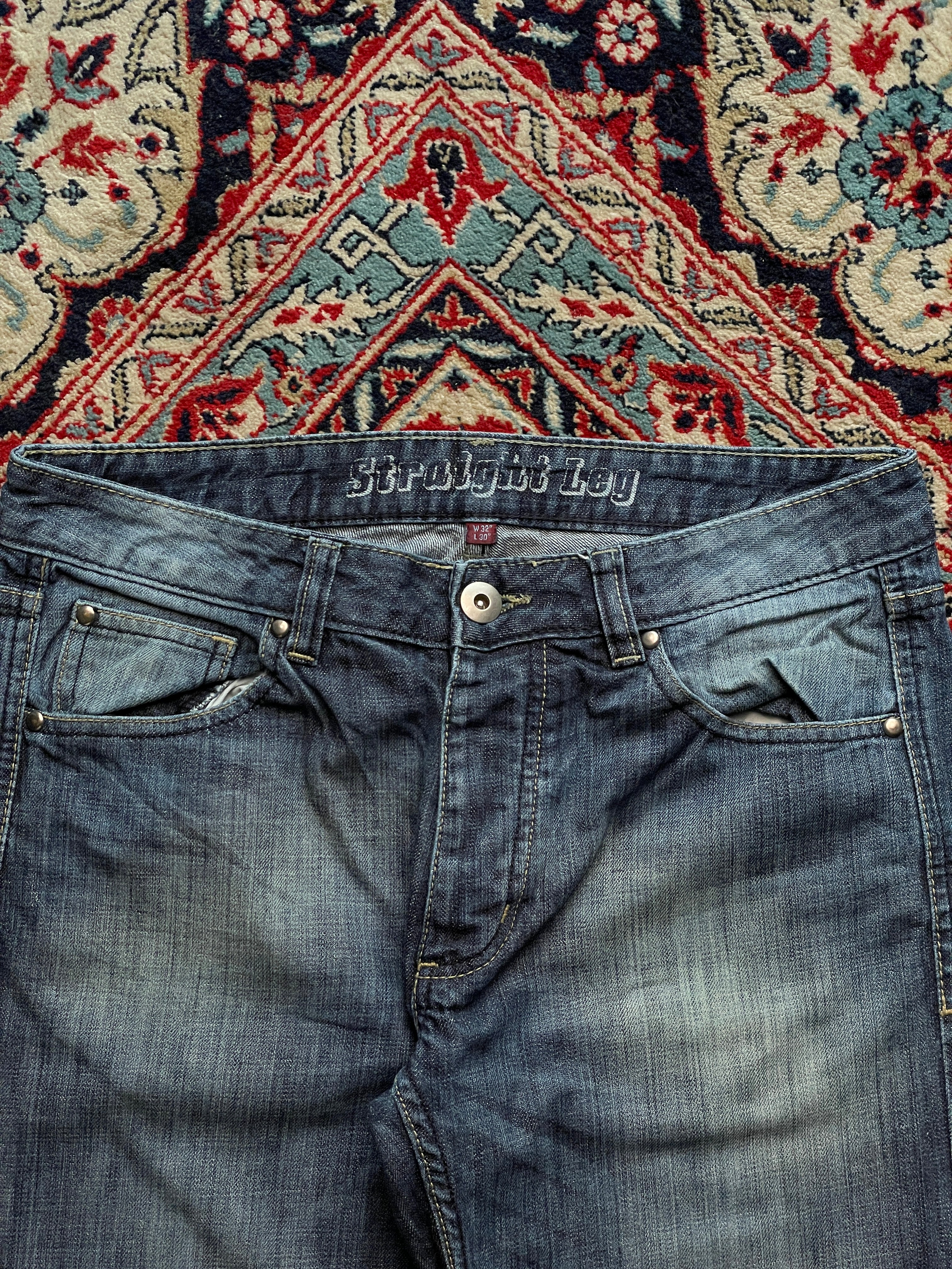 VINTAGE WASHED STRAIGHT FIT DARK BLUE JEANS - 32