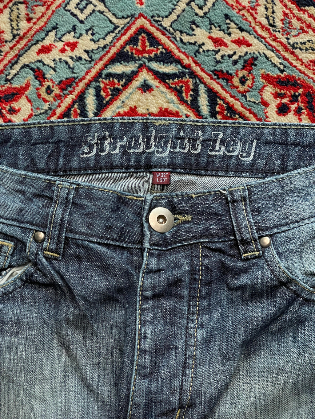 VINTAGE WASHED STRAIGHT FIT DARK BLUE JEANS - 32