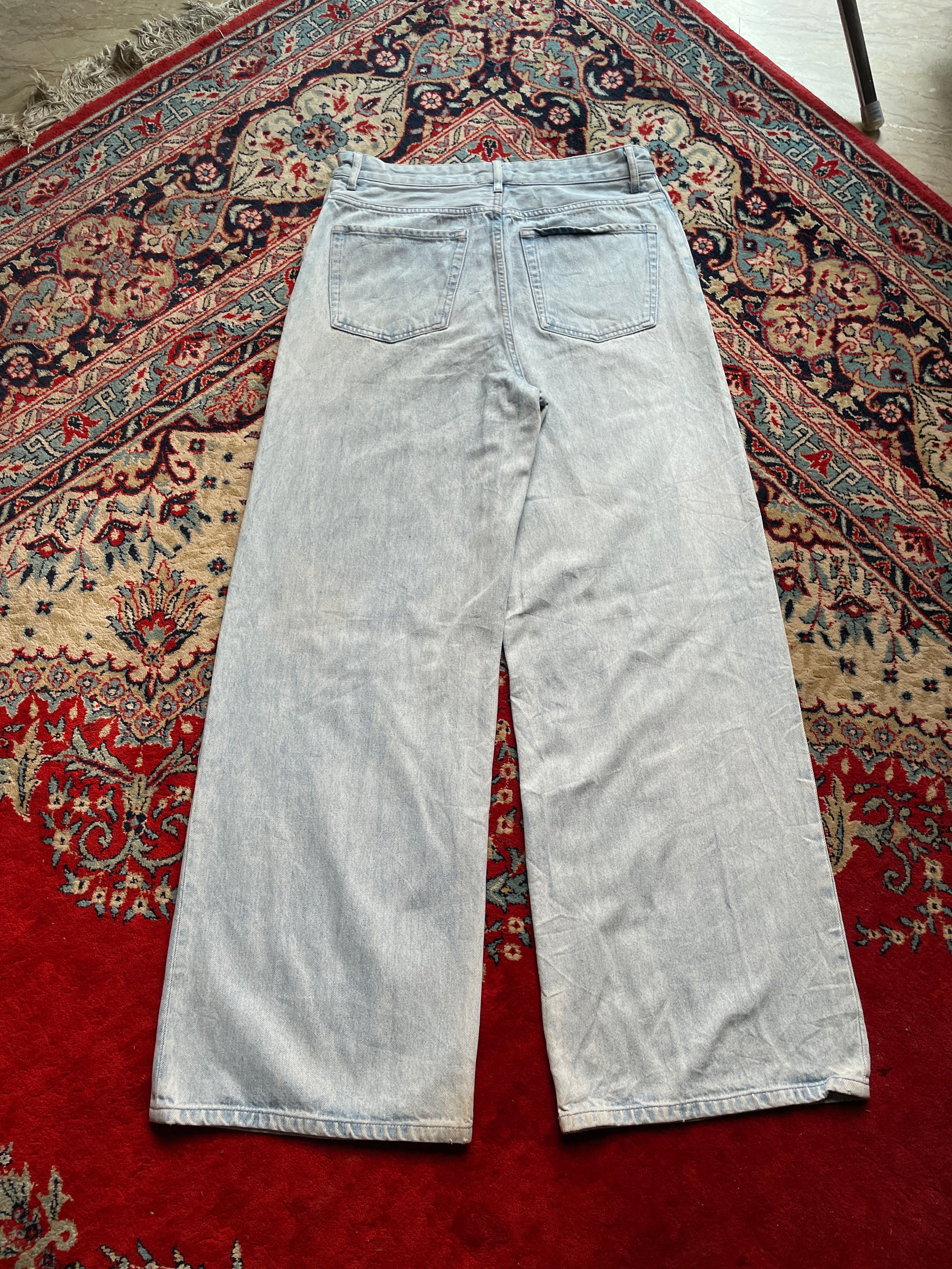 VANILIA VINTAGE LIGHT WASH HIGH WAISTED SUPER BAGGY JEANS - 30