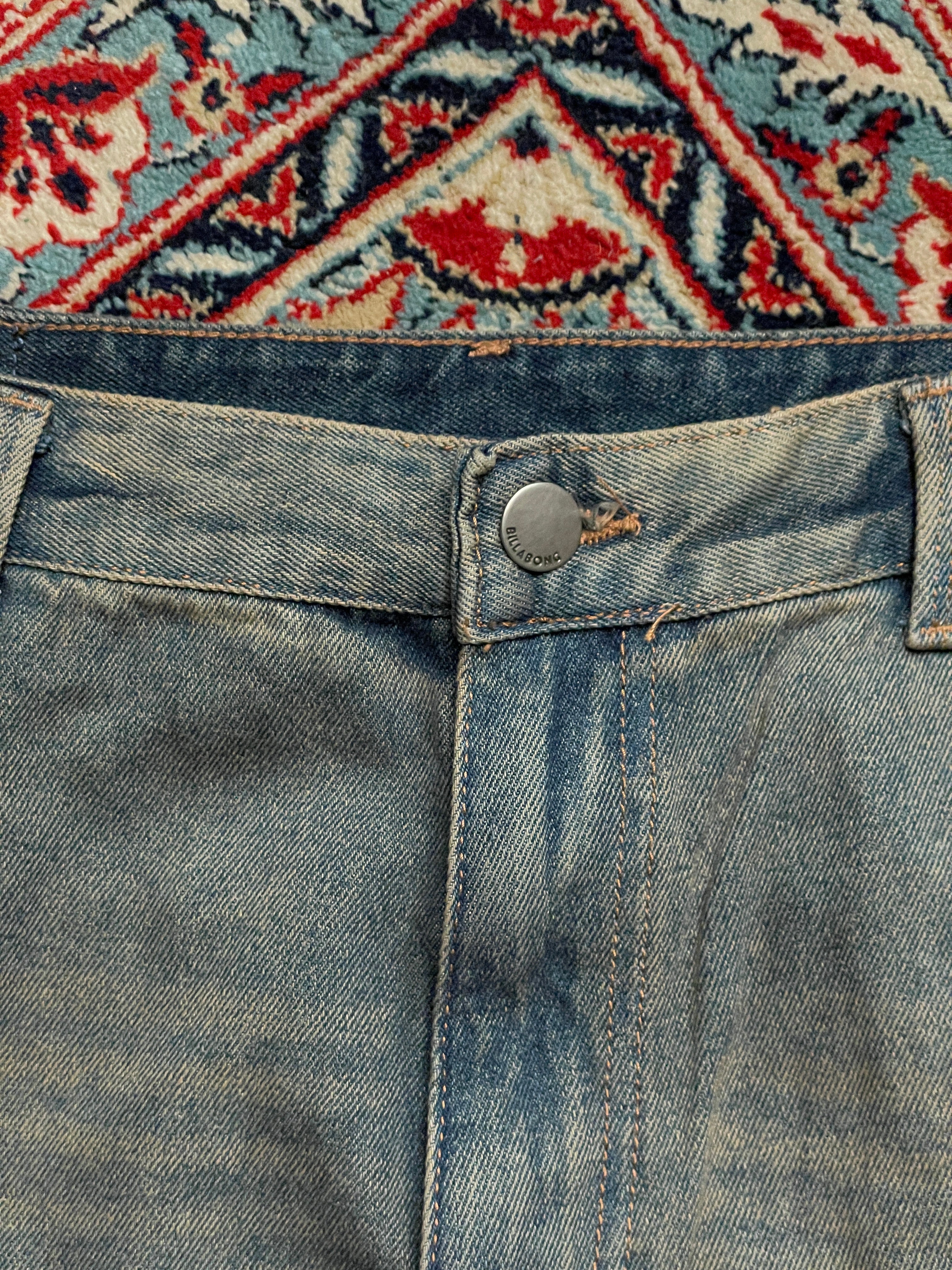 BILLABONG VINTAGE WASH BAGGY FIT JEANS - 34
