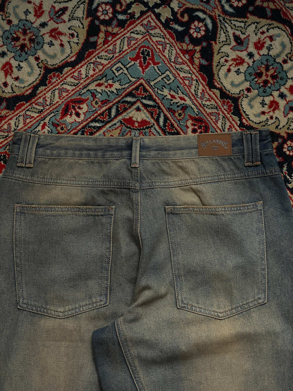 BILLABONG VINTAGE WASH BAGGY FIT JEANS - 34