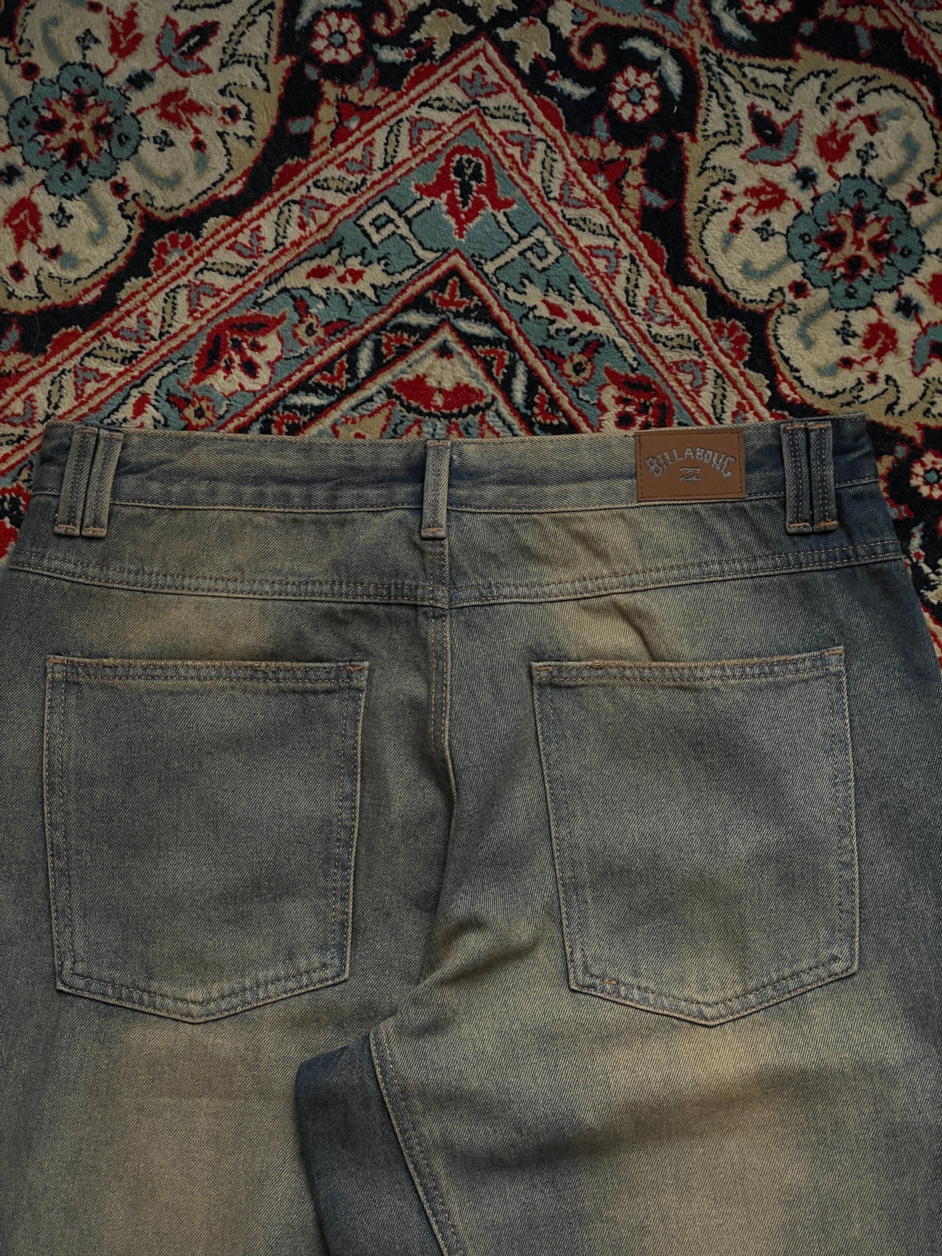 BILLABONG VINTAGE WASH BAGGY FIT JEANS - 34