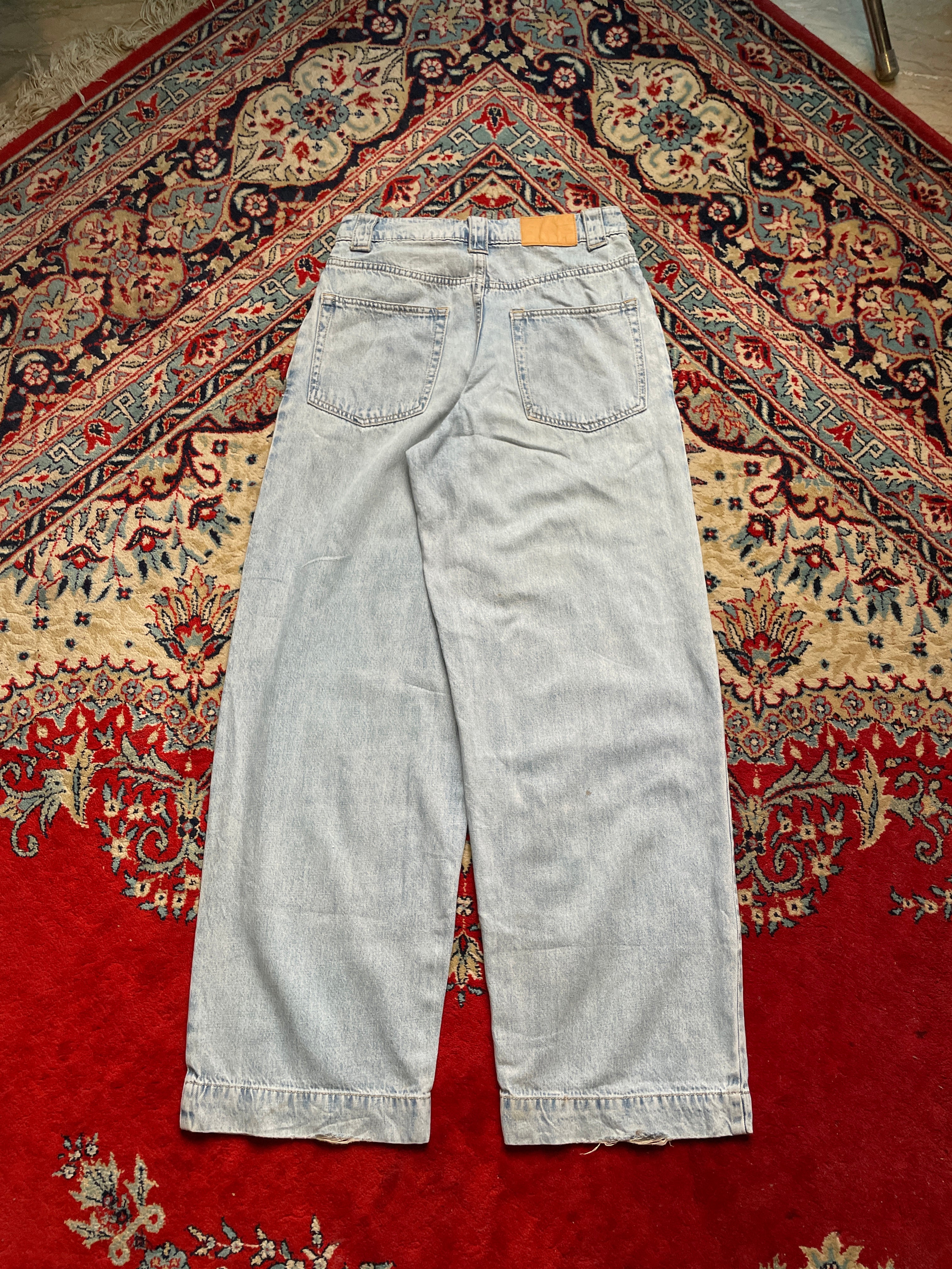 SINSAY HIGH WAISTED LIGHT WASH DENIM PLEATED BAGGY JEANS - 26