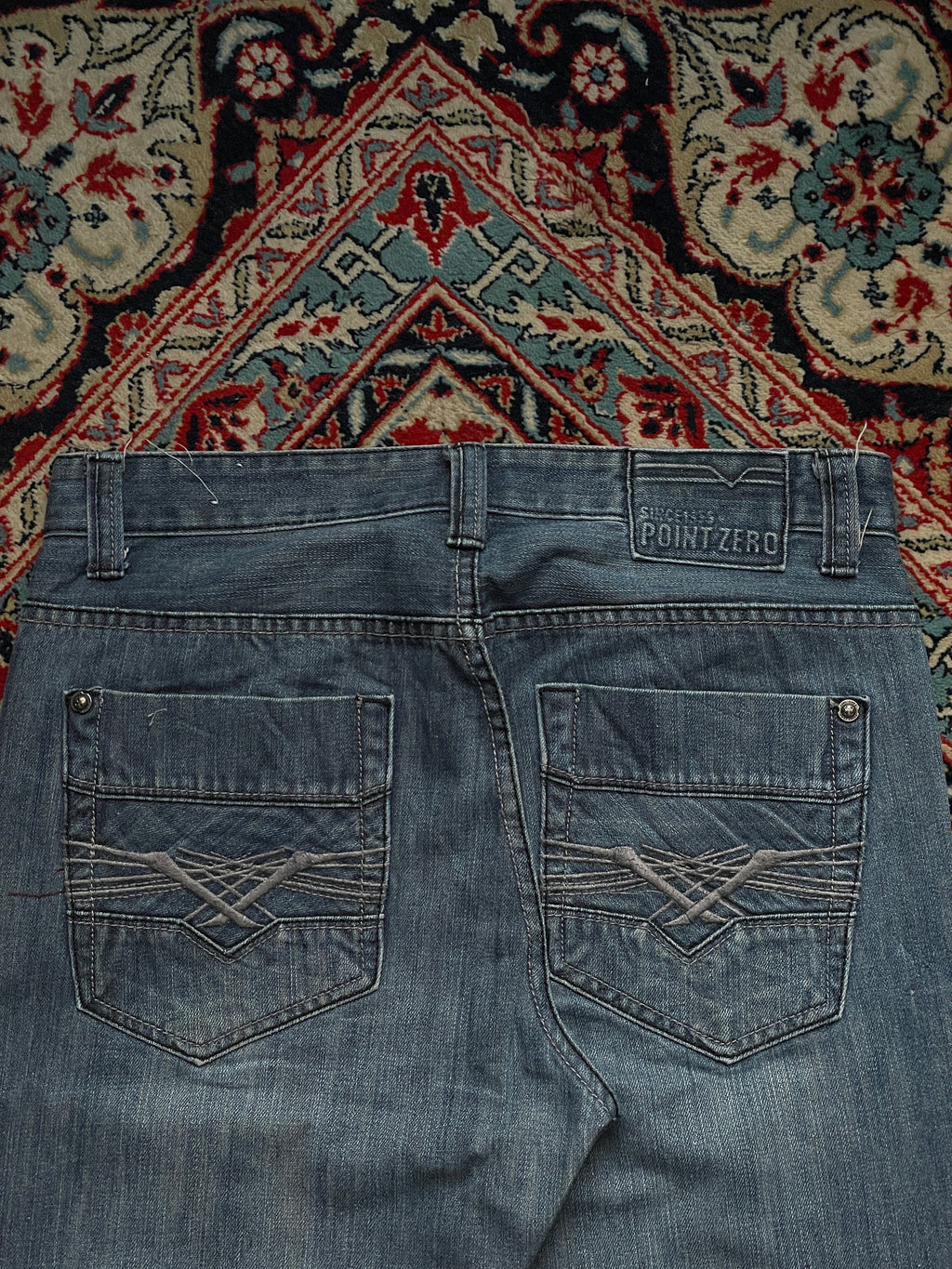 POINT ZERO COLLECTION MEDIUM WASH BOOTCUT JEANS - 32
