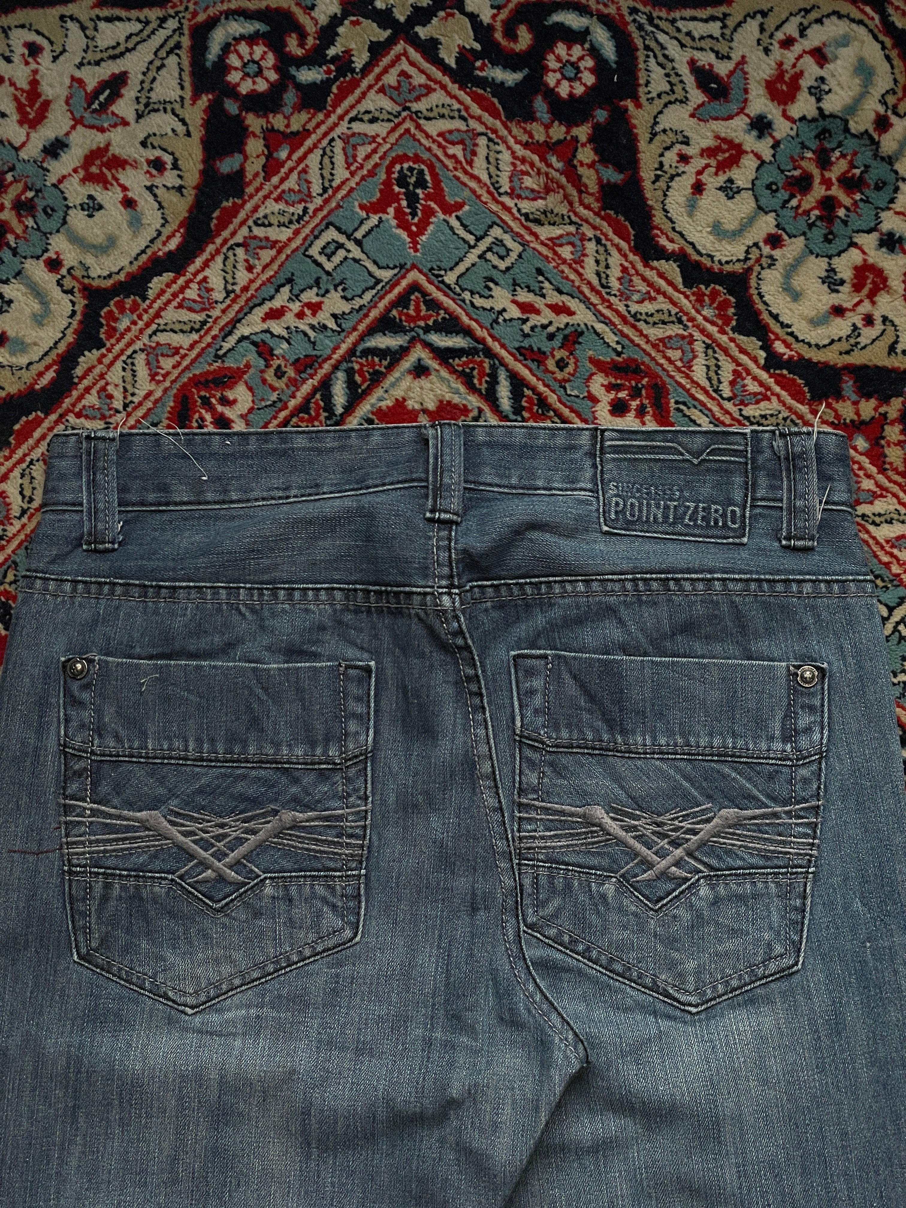 POINT ZERO COLLECTION MEDIUM WASH BOOTCUT JEANS - 32