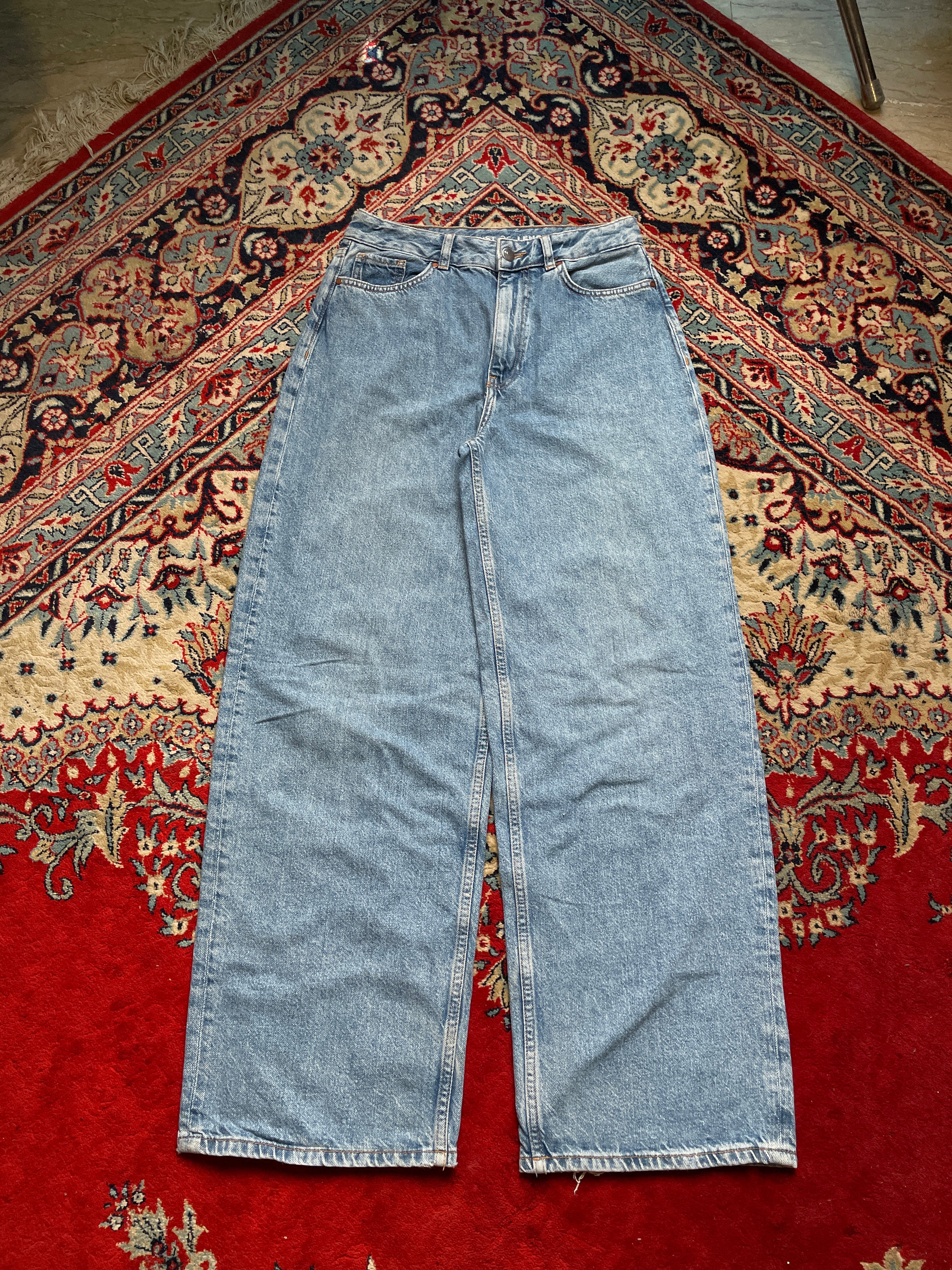 NEVER DENIM LIGHT WASH HIGH WAIST JEANS