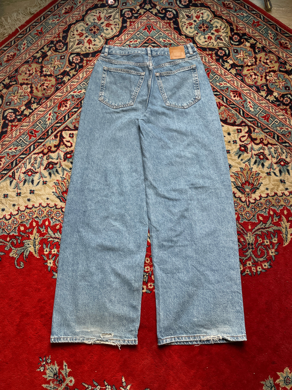 NEVER DENIM LIGHT WASH HIGH WAIST JEANS