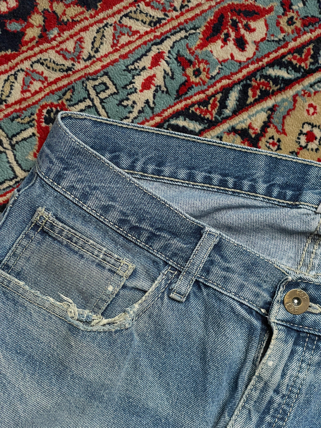 F&F LIGHT WASH RELAXED FIT CASUAL STREETWEAR DENIM JEANS - 32