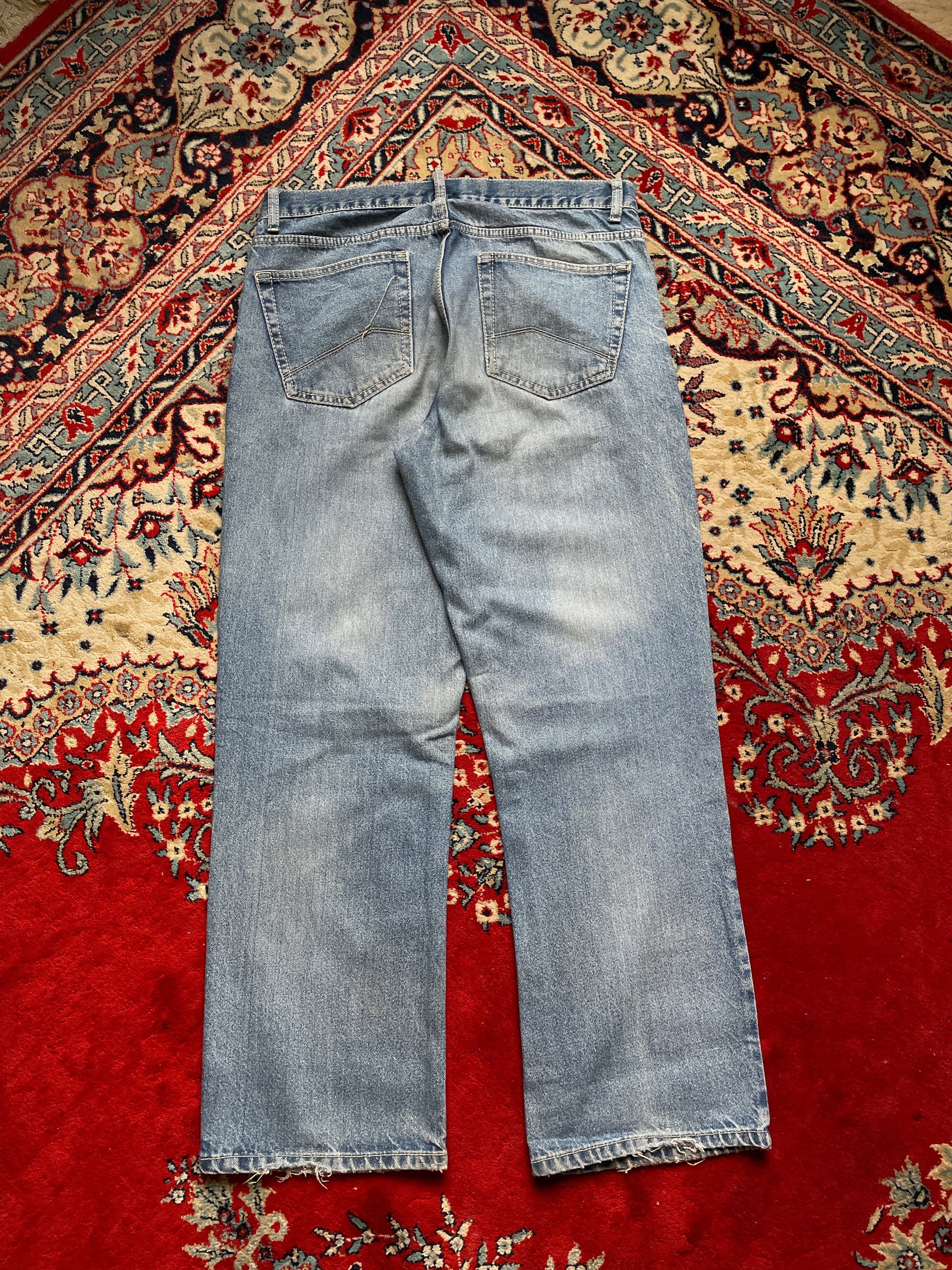F&F LIGHT WASH RELAXED FIT CASUAL STREETWEAR DENIM JEANS - 32