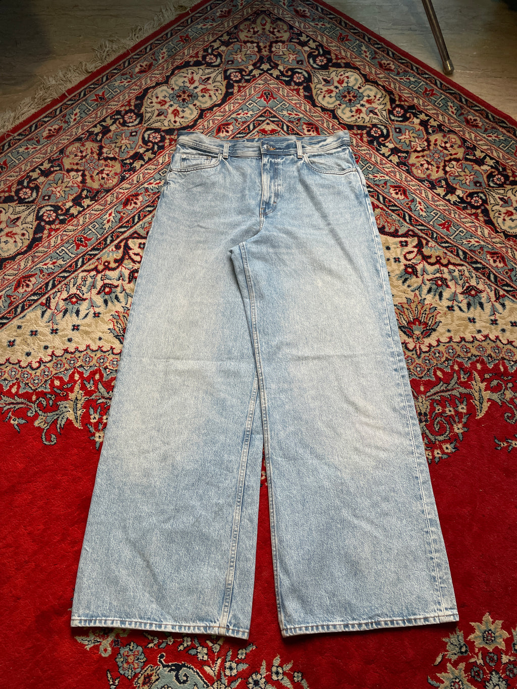 ARKET LIGHT WASH SUPER BAGGY DENIM JEANS - 32