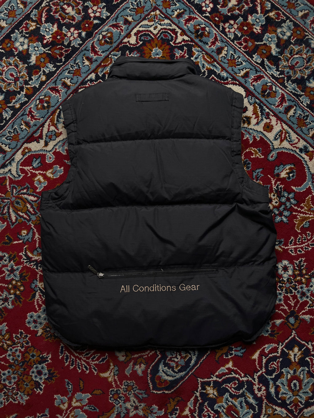 Nike ACG Filled Hooded Black Puffer Vest - L