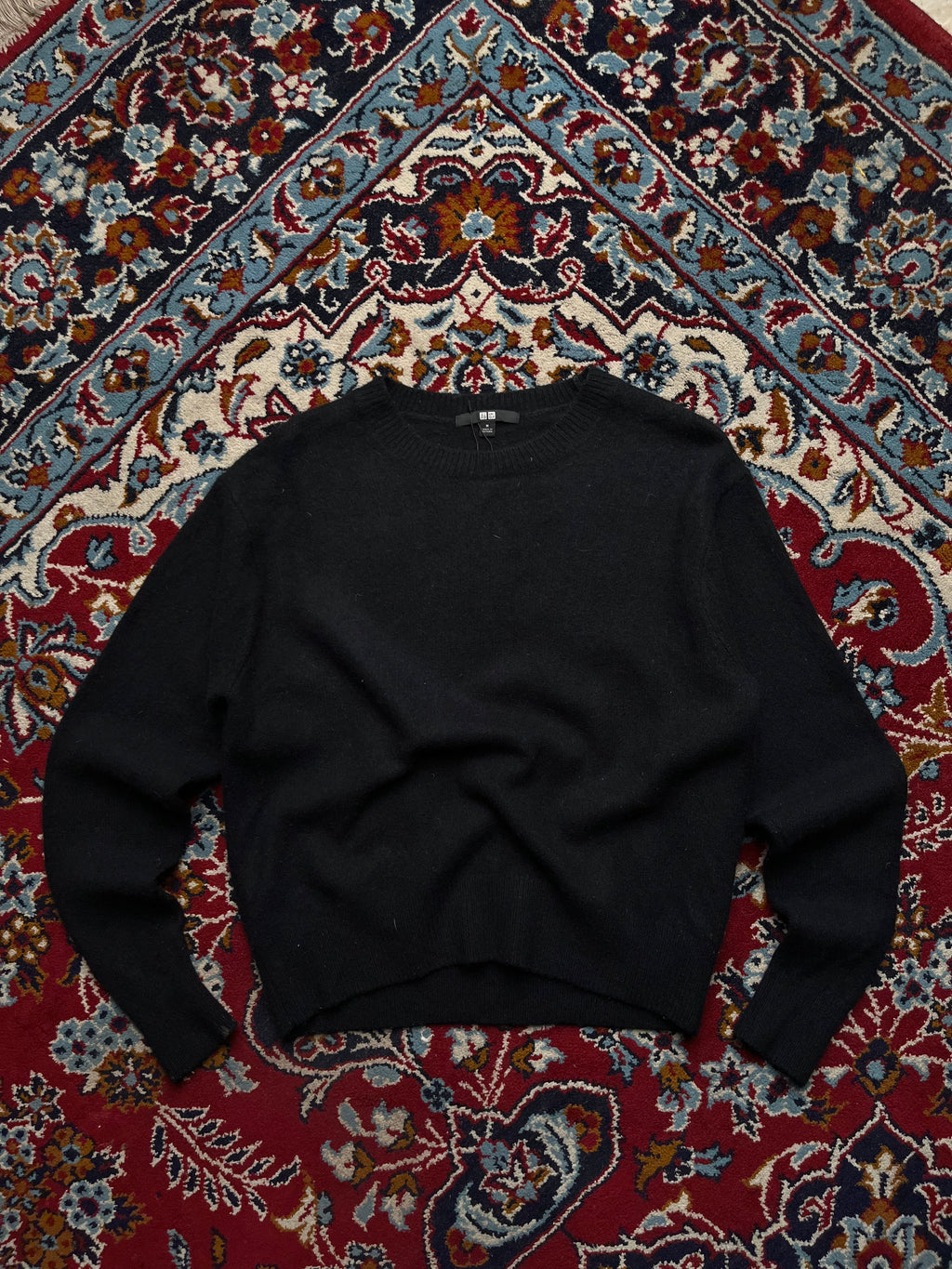 UNIQLO Black Wool Crew Neck KnitED Sweater - M
