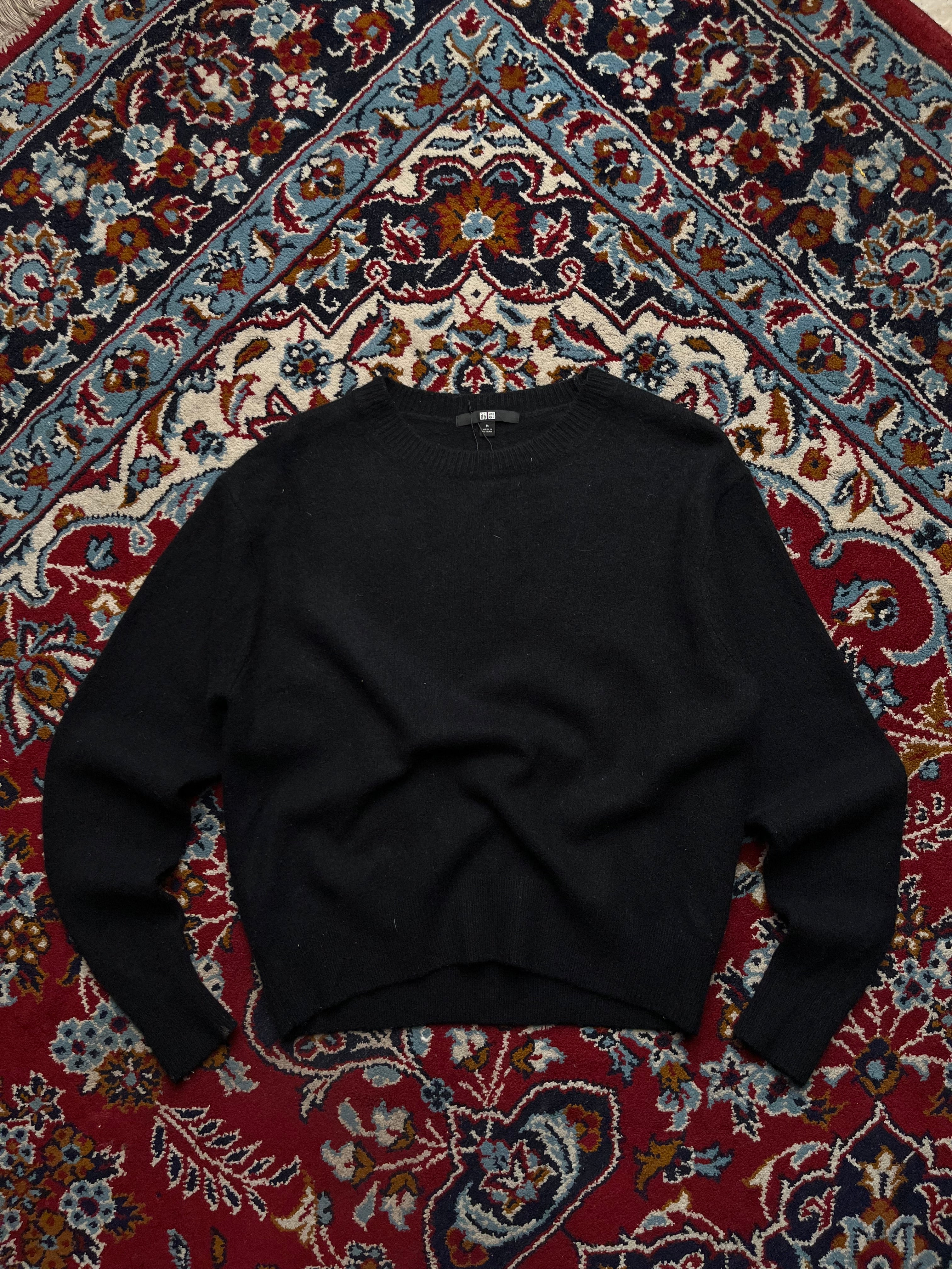 UNIQLO Black Wool Crew Neck KnitED Sweater - M