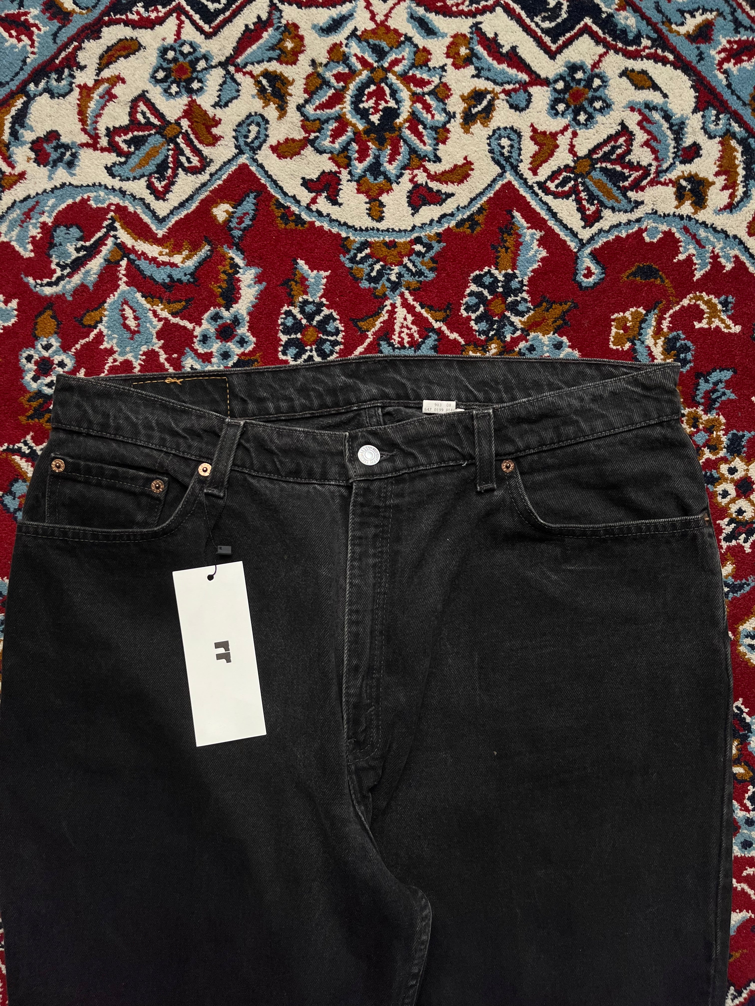 Vintage Levi's 550 Relaxed Fit Black Washed Heavyweight JEANS - 36