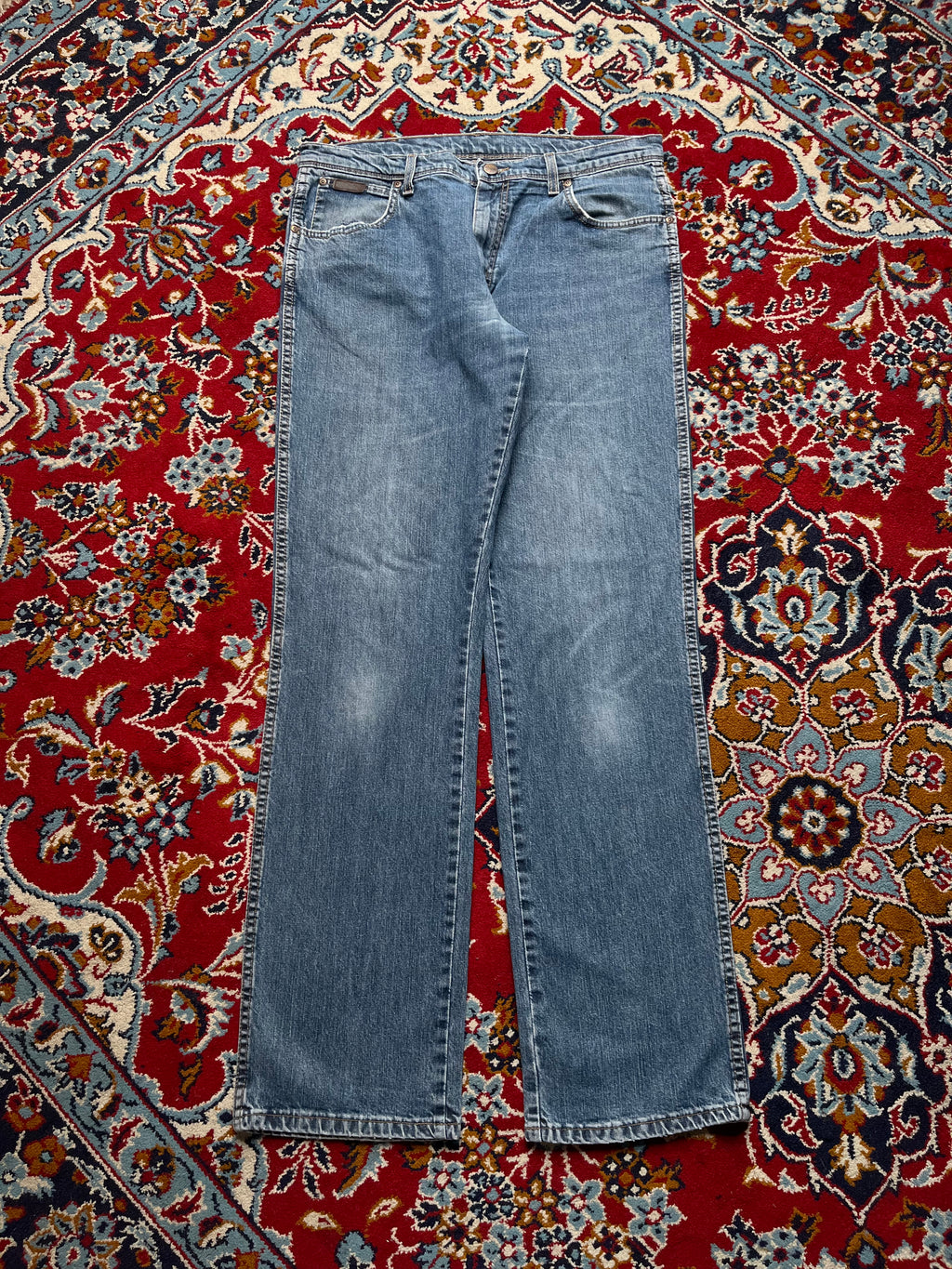 Wrangler Authentic Regular Fit Medium Washed Straight Fit JEANS - 34