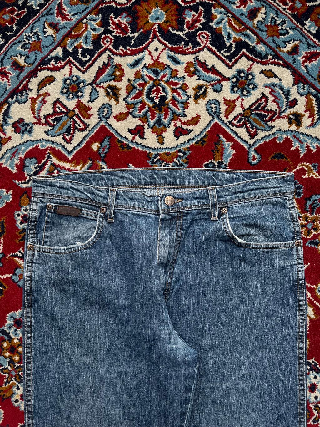 Wrangler Authentic Regular Fit Medium Washed Straight Fit JEANS - 34