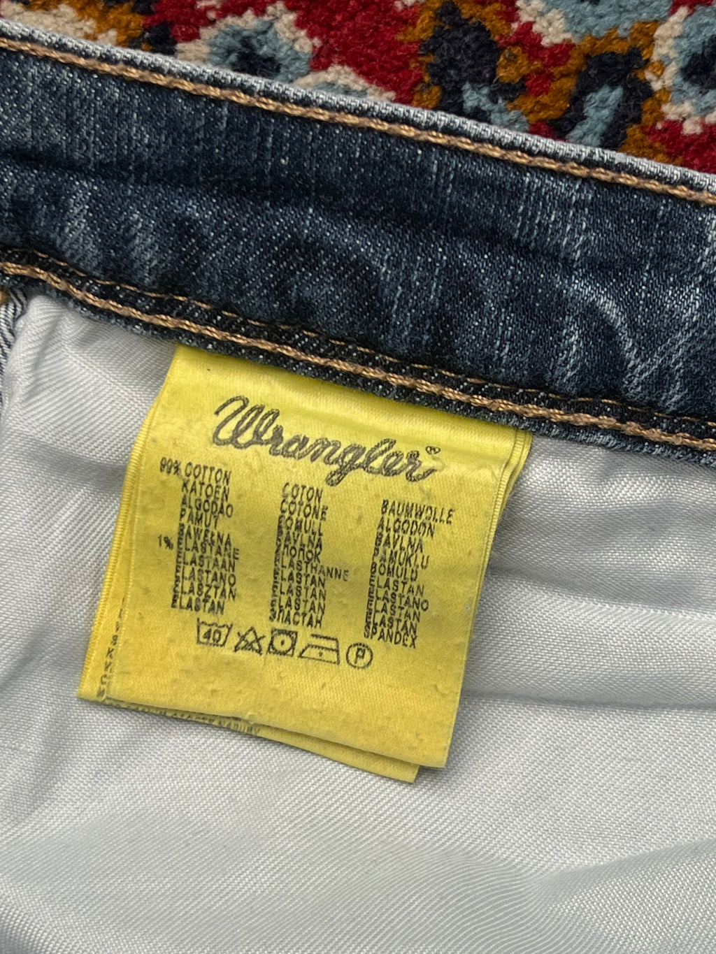 Wrangler Authentic Regular Fit Medium Washed Straight Fit JEANS - 34