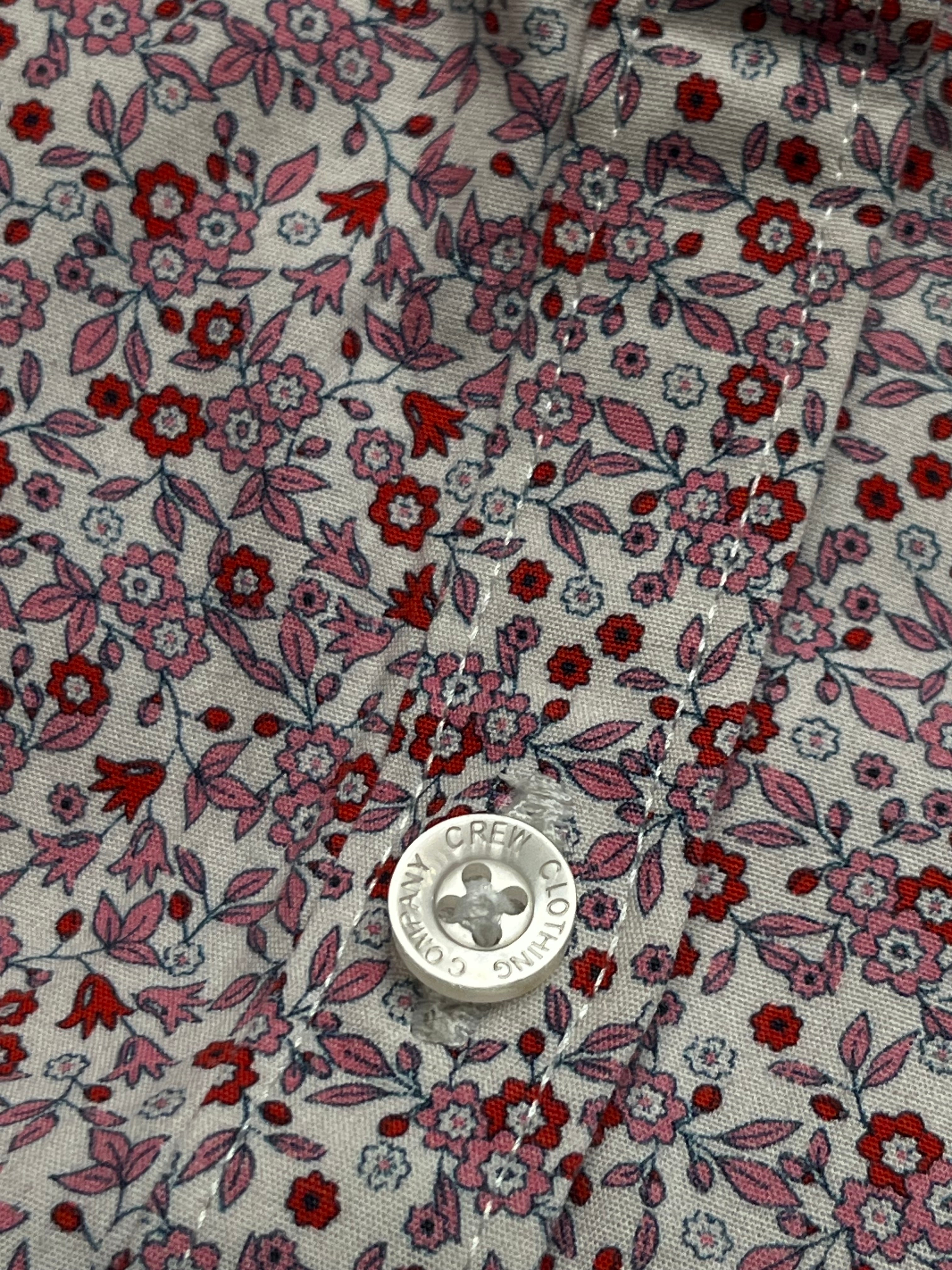 CREW CLOTHING COMPANY CLASSIC FIT FLORAL PRINT BUTTON DOWN WOMEN SHIRT - M
