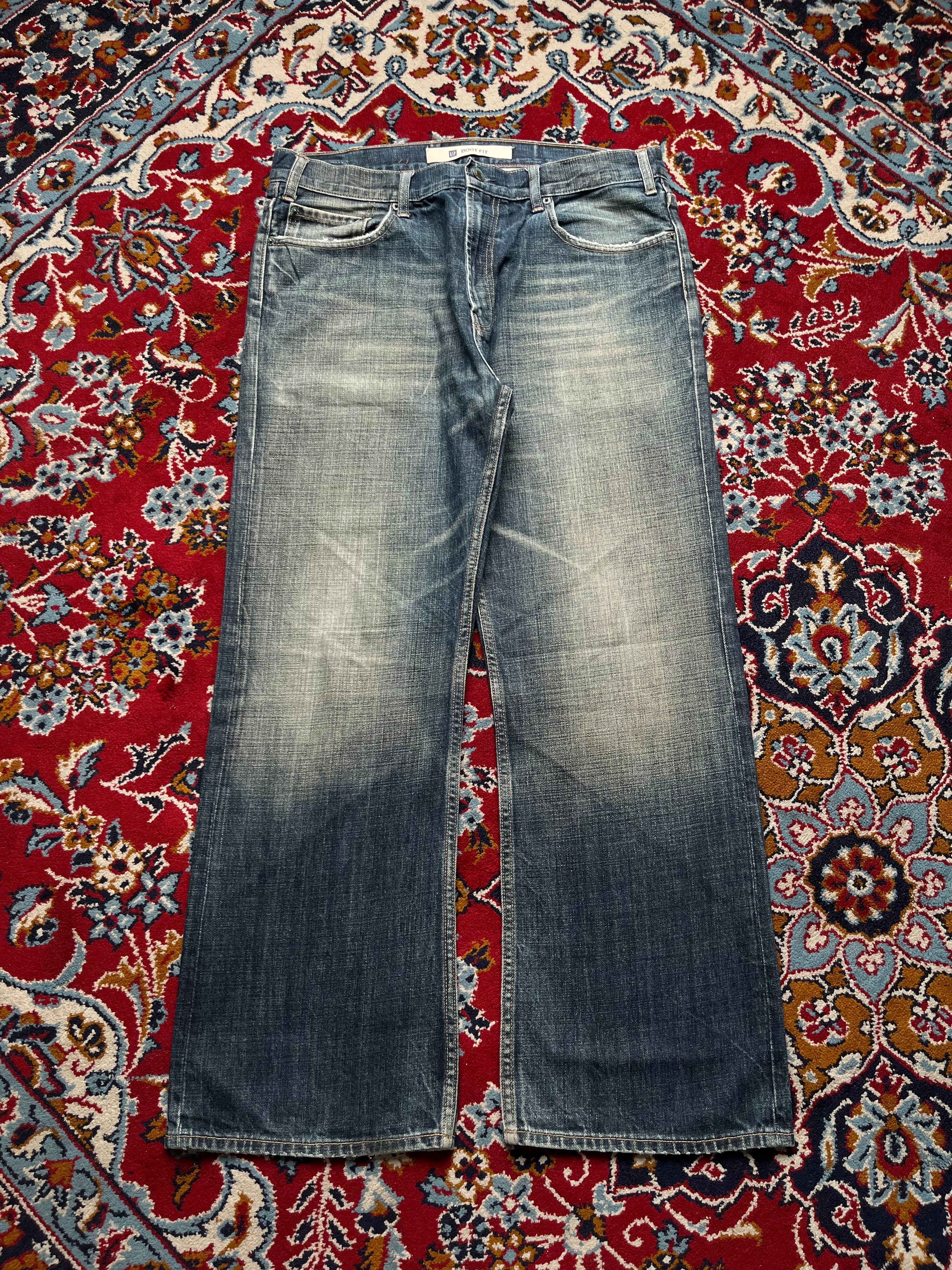 GAP Boot Cut Medium Washed Faded JEANS - 34