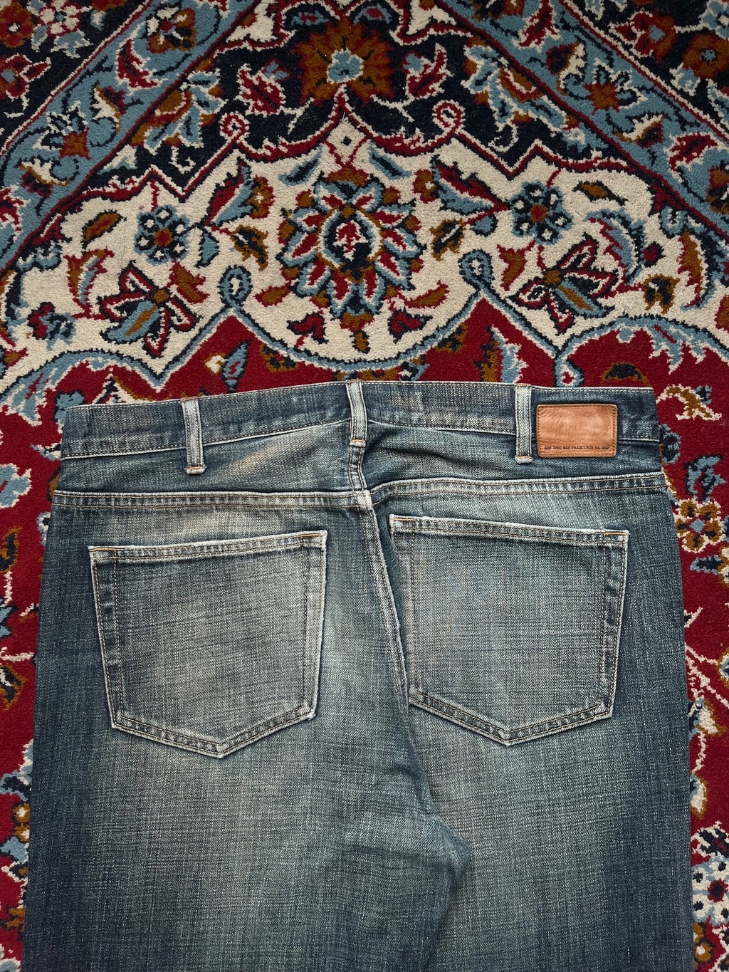 GAP Boot Cut Medium Washed Faded JEANS - 34
