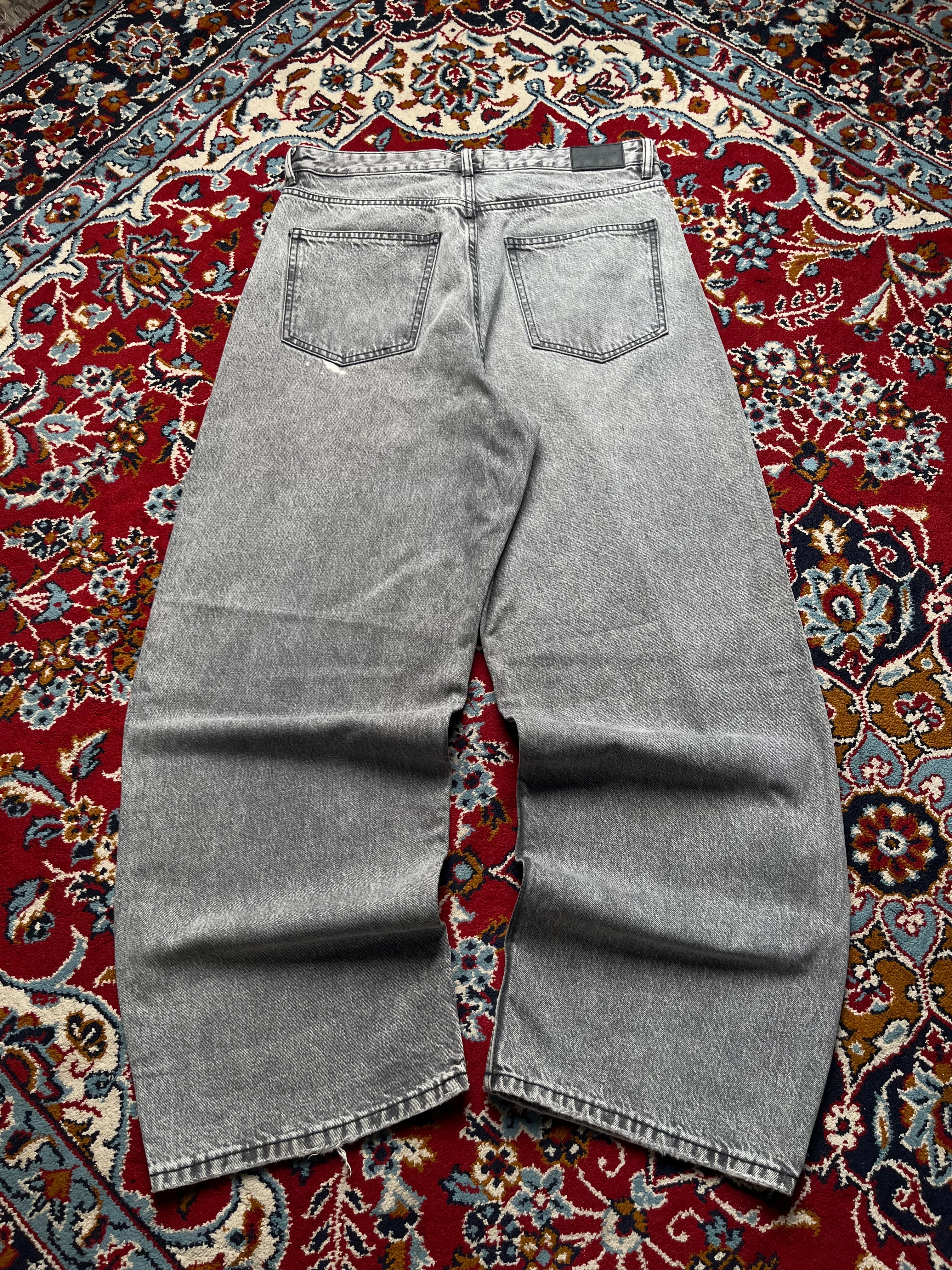 Gina Tricot Grey Acid Washed Baggy Fit JEANS - 34