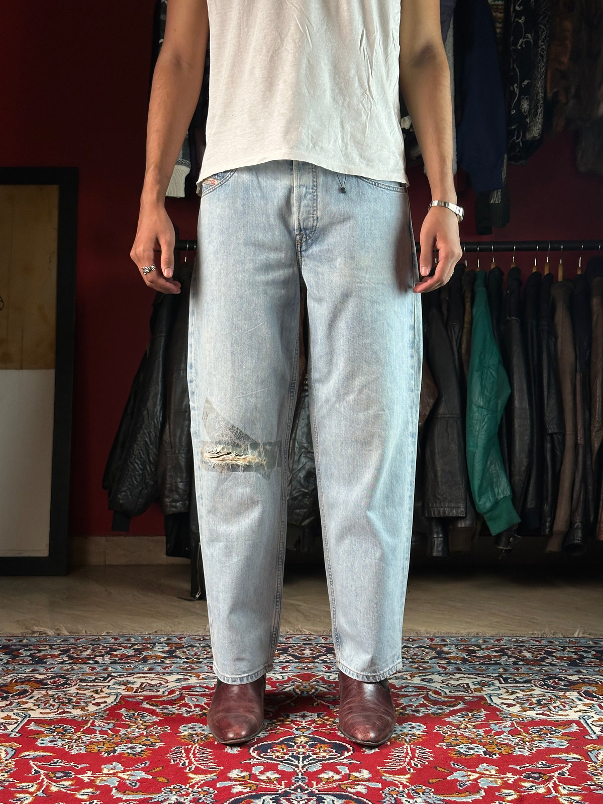 Diesel Dagh Relaxed FIT Light WashED Distressed Graphic JEANS - 34