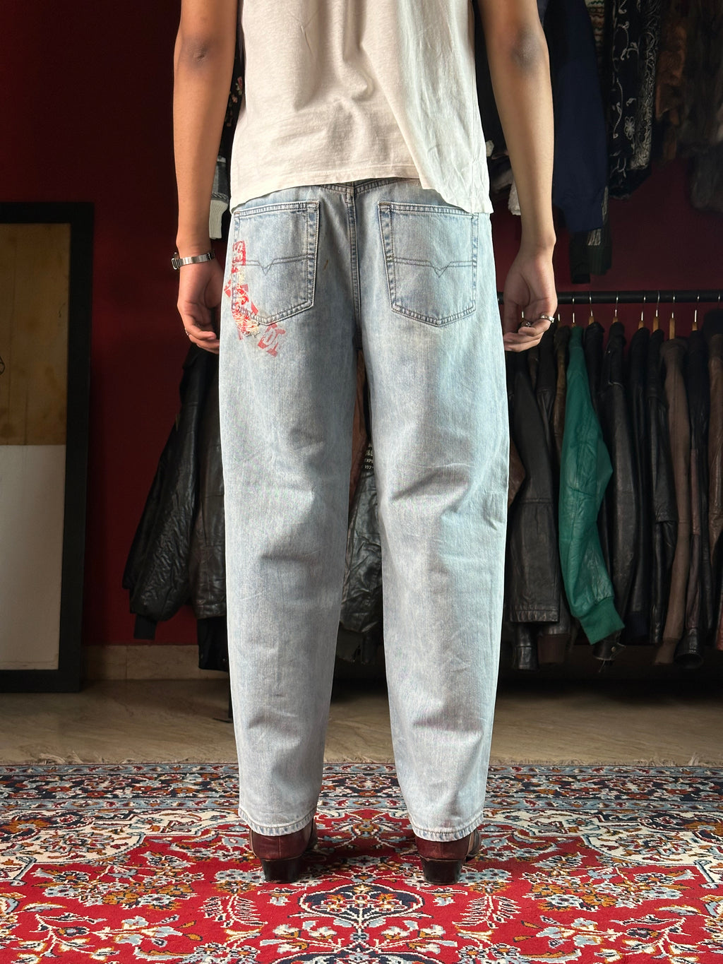 Diesel Dagh Relaxed FIT Light WashED Distressed Graphic JEANS - 34