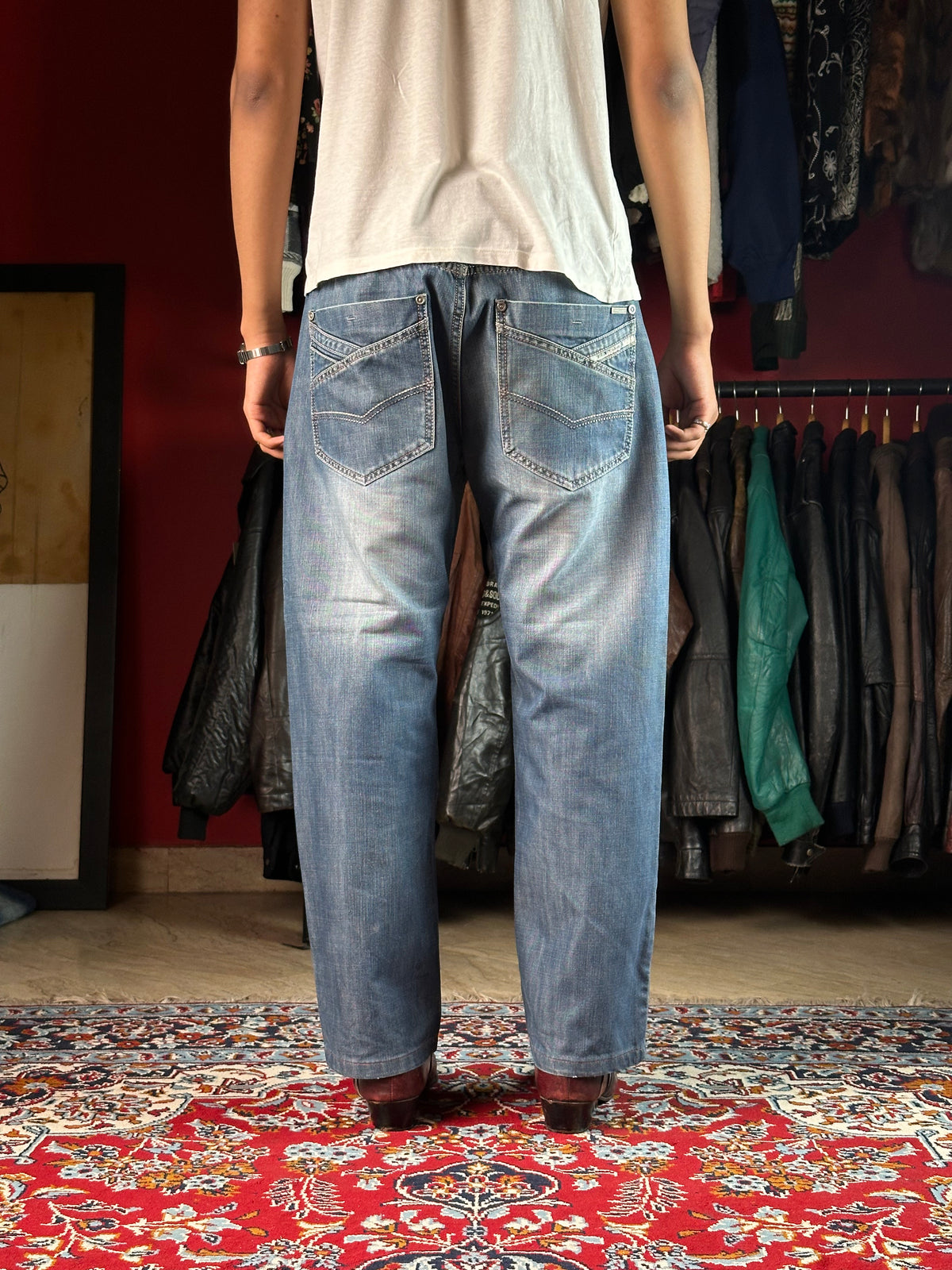 Vintage Henry J Straight Fit Washed JEANS - 34