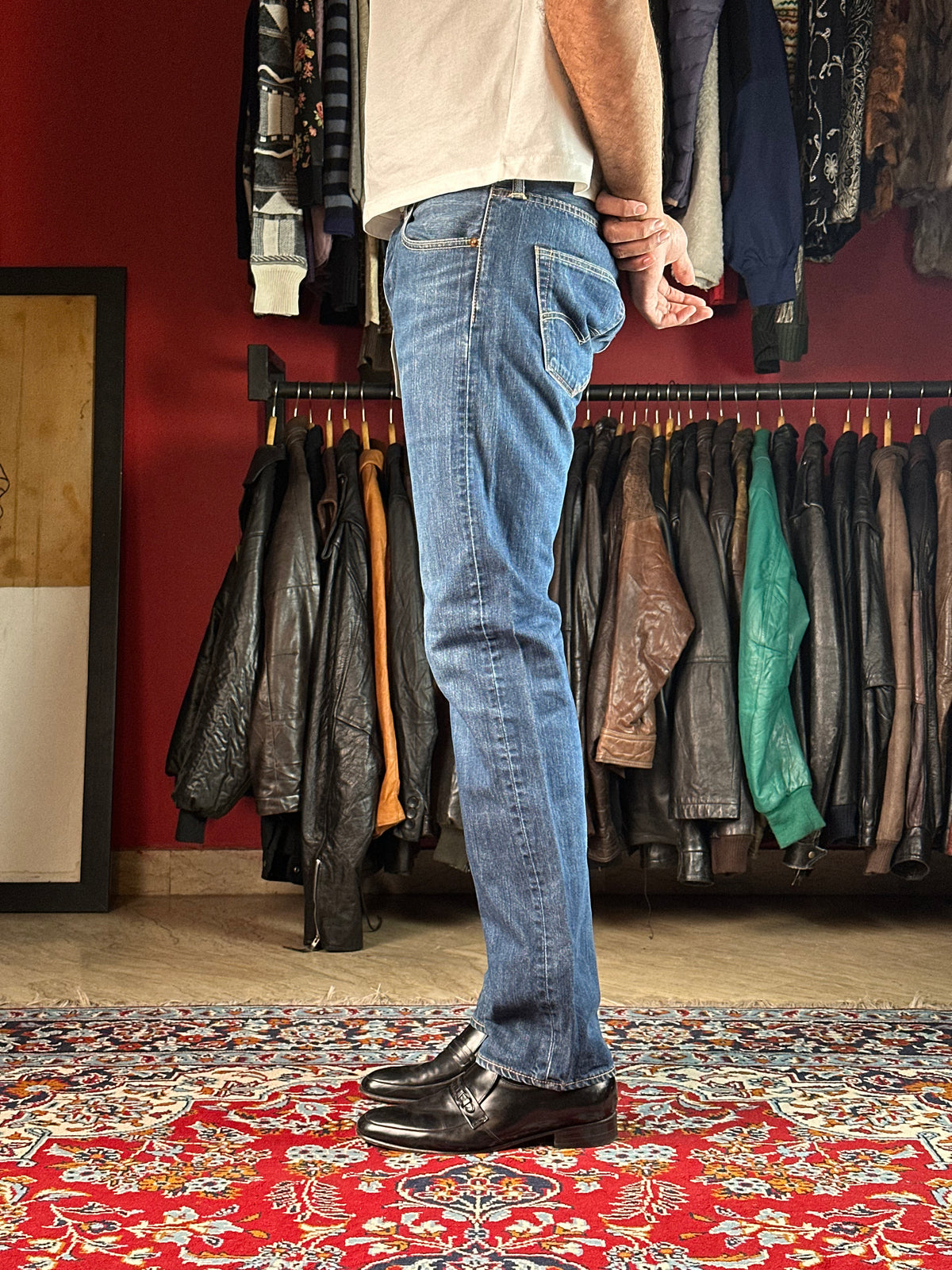 LEVIS 501 ORIGINAL STRAIGHT FIT DARK WASH DENIM JEANS - 34