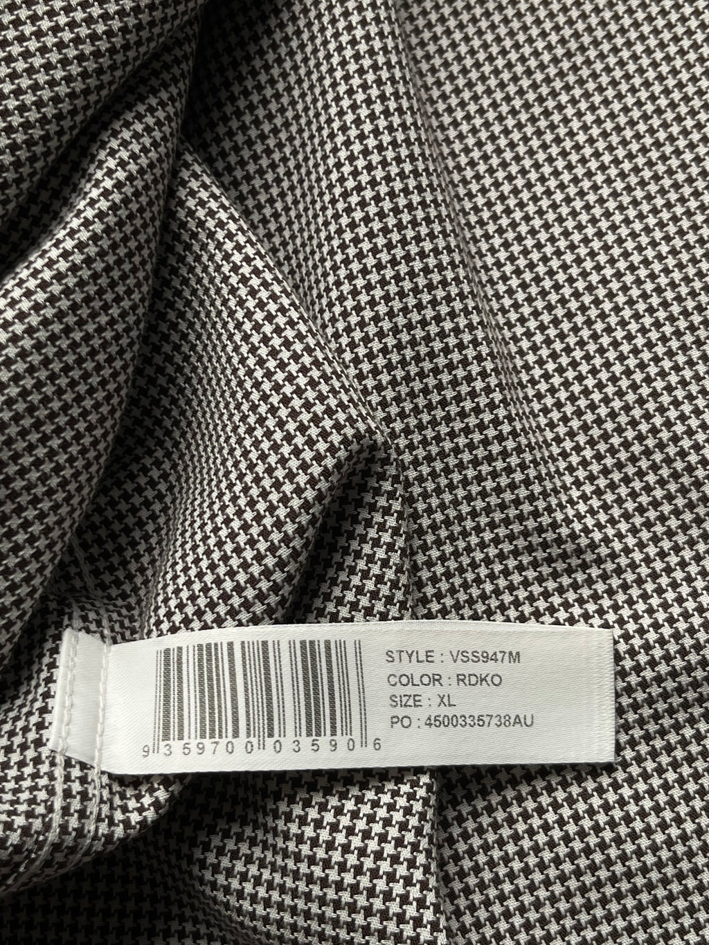 VAN HEUSEN SLIM FIT HOUNDSTOOTH BUTTON DOWN SHIRT - L