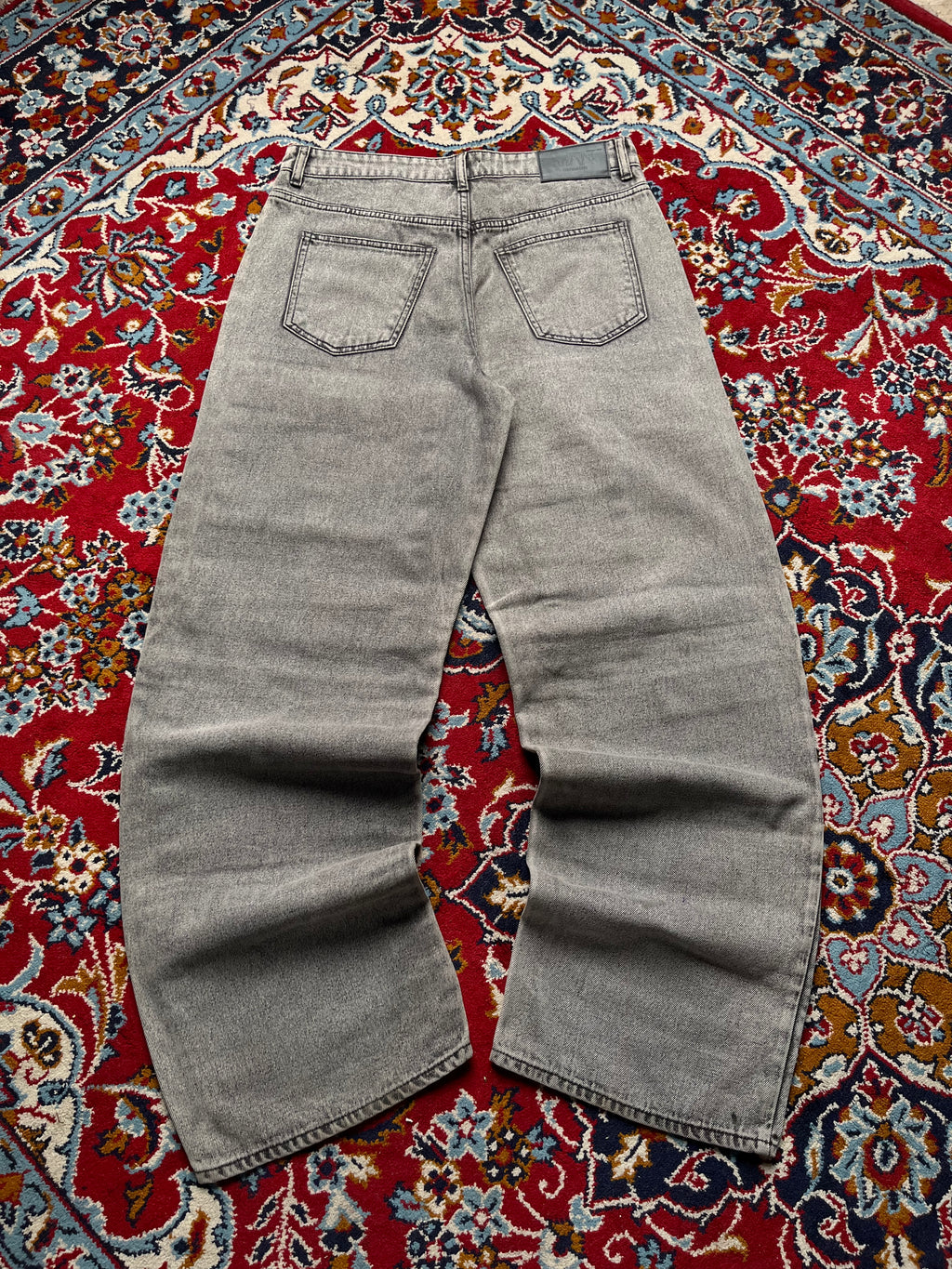 boohooMAN Washed Grey Loose Fit Multi Pocket Cargo Jeans - 32