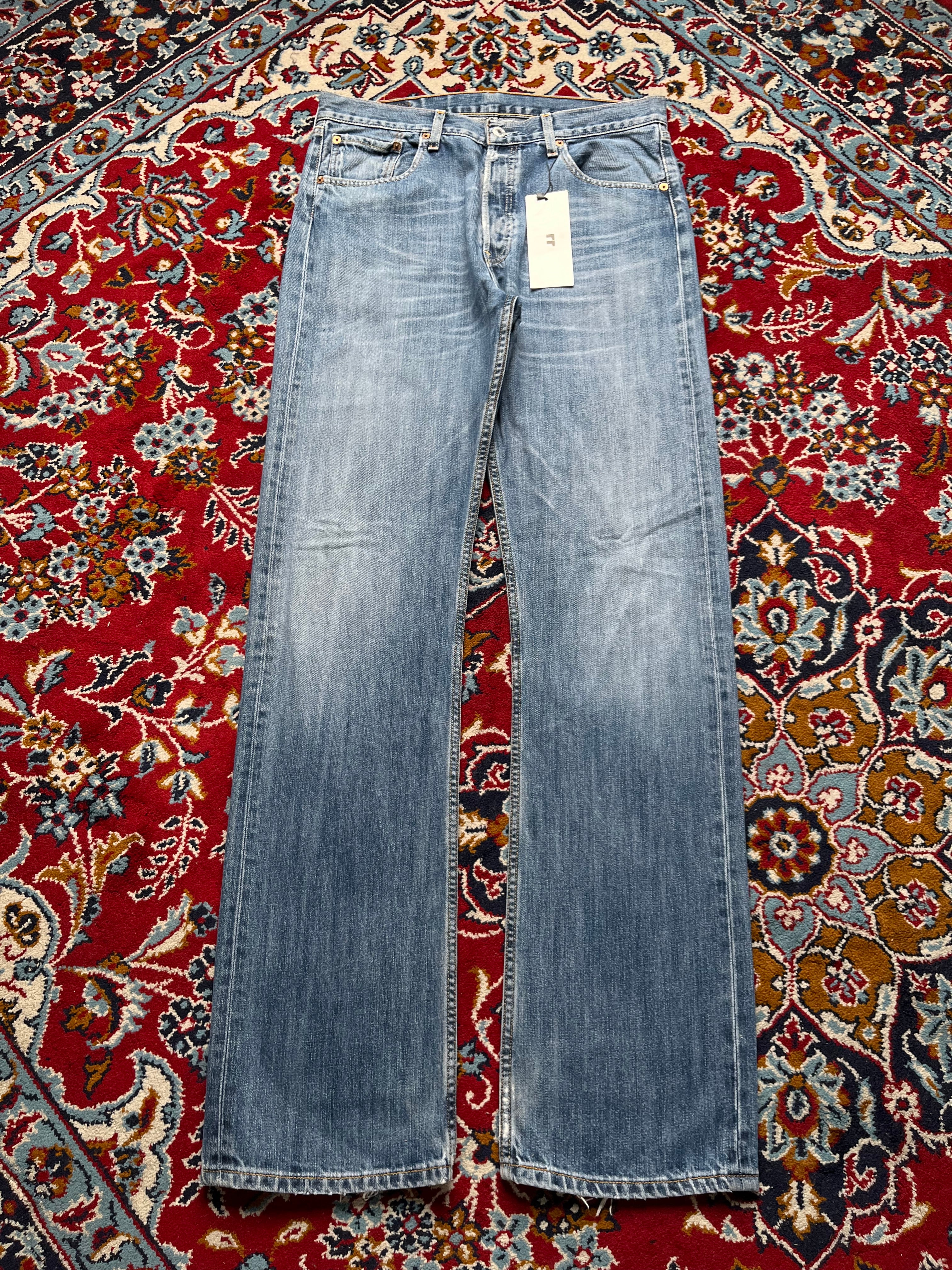 LEVIS 501 Original Straight Fit Light Washed JEANS - 32