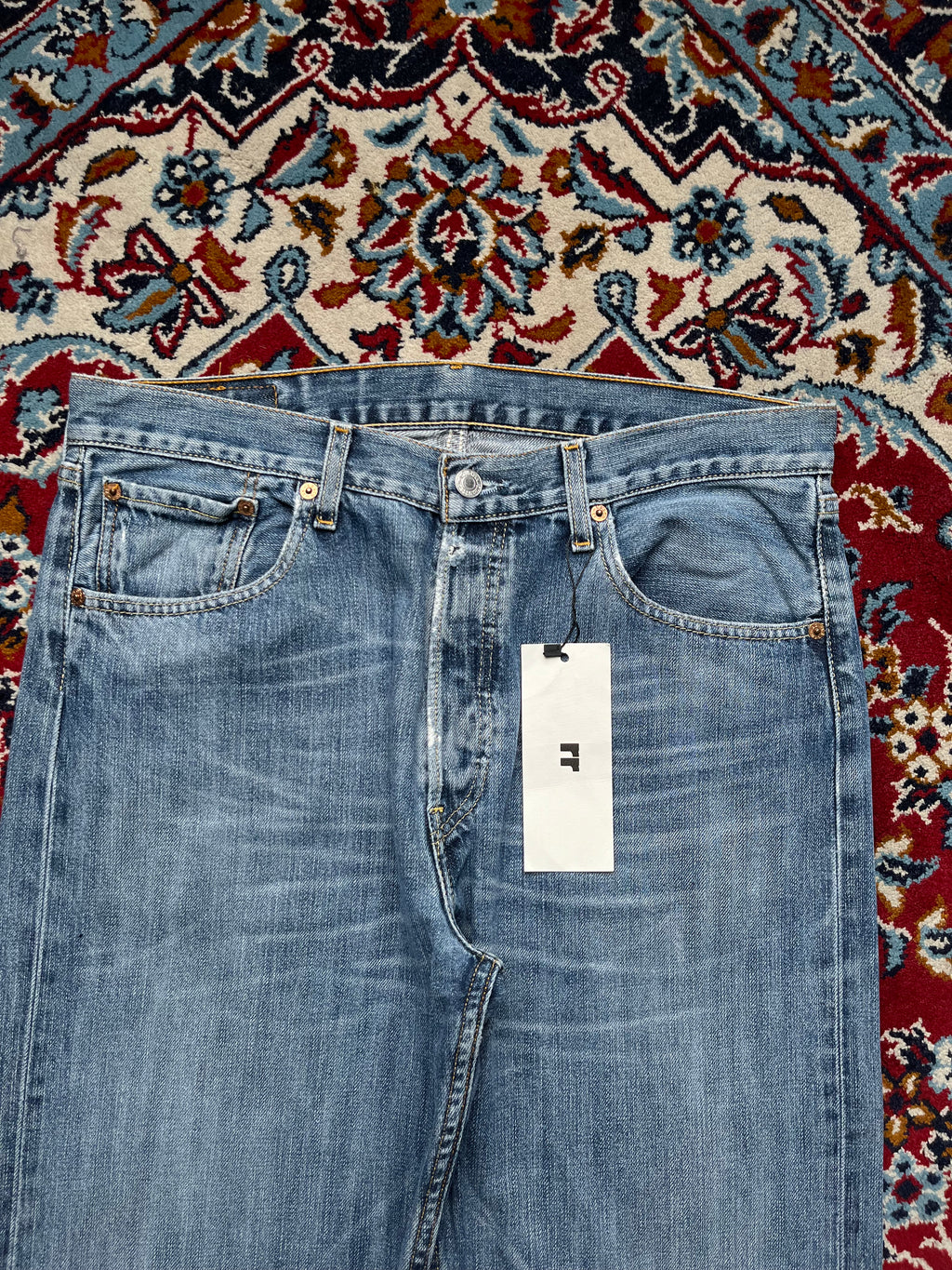 LEVIS 501 Original Straight Fit Light Washed JEANS - 32