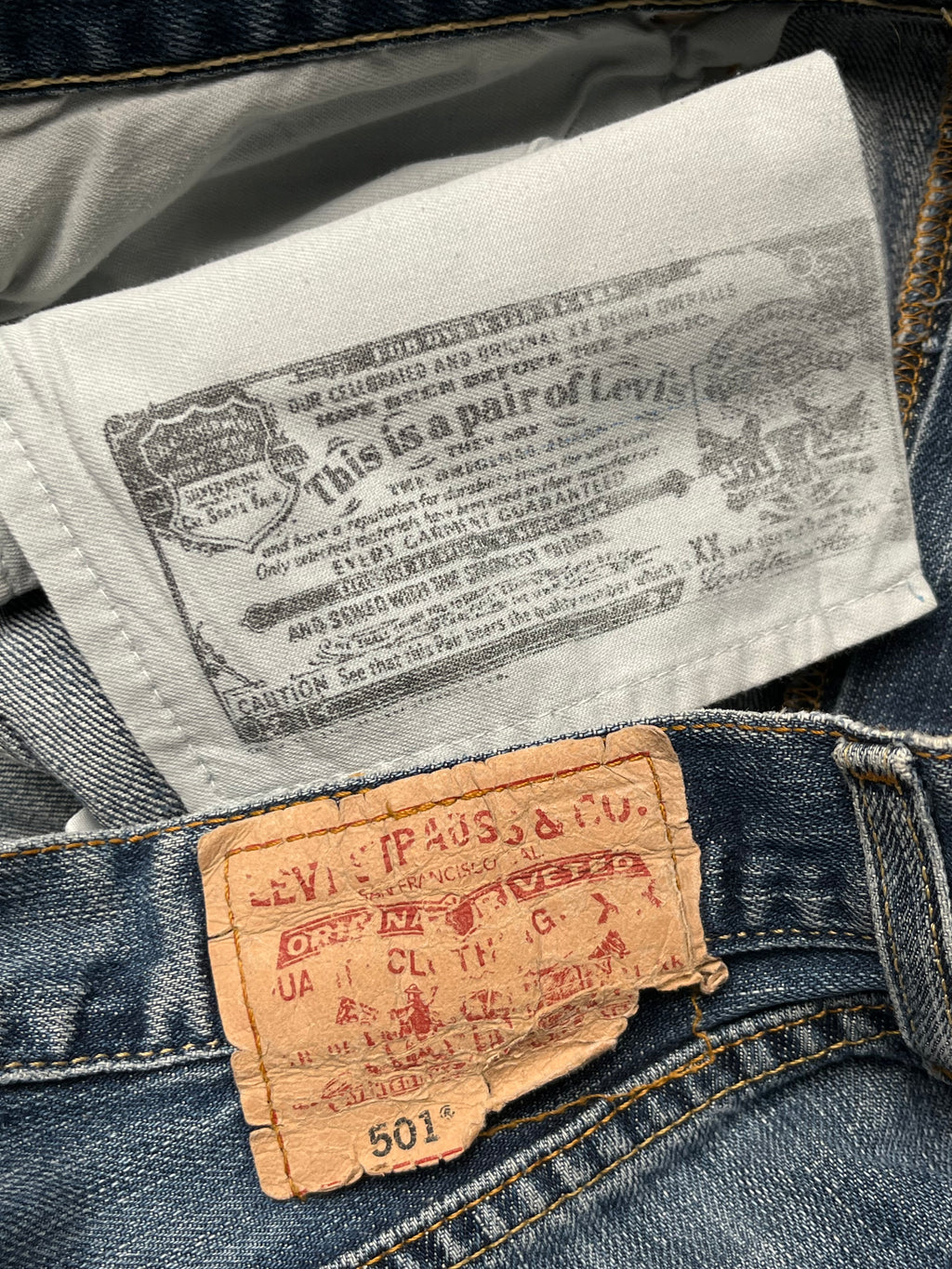 LEVIS 501 Original Straight Fit Light Washed JEANS - 32
