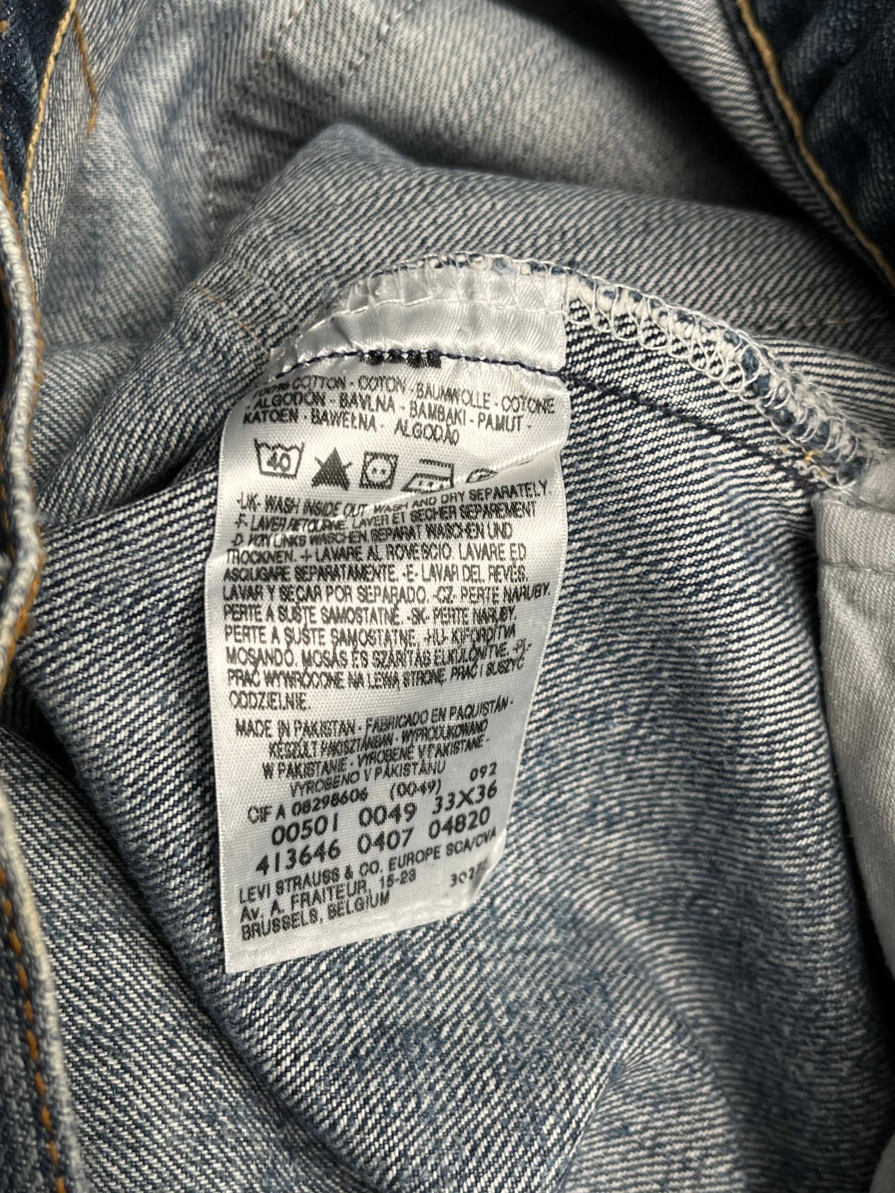 LEVIS 501 Original Straight Fit Light Washed JEANS - 32