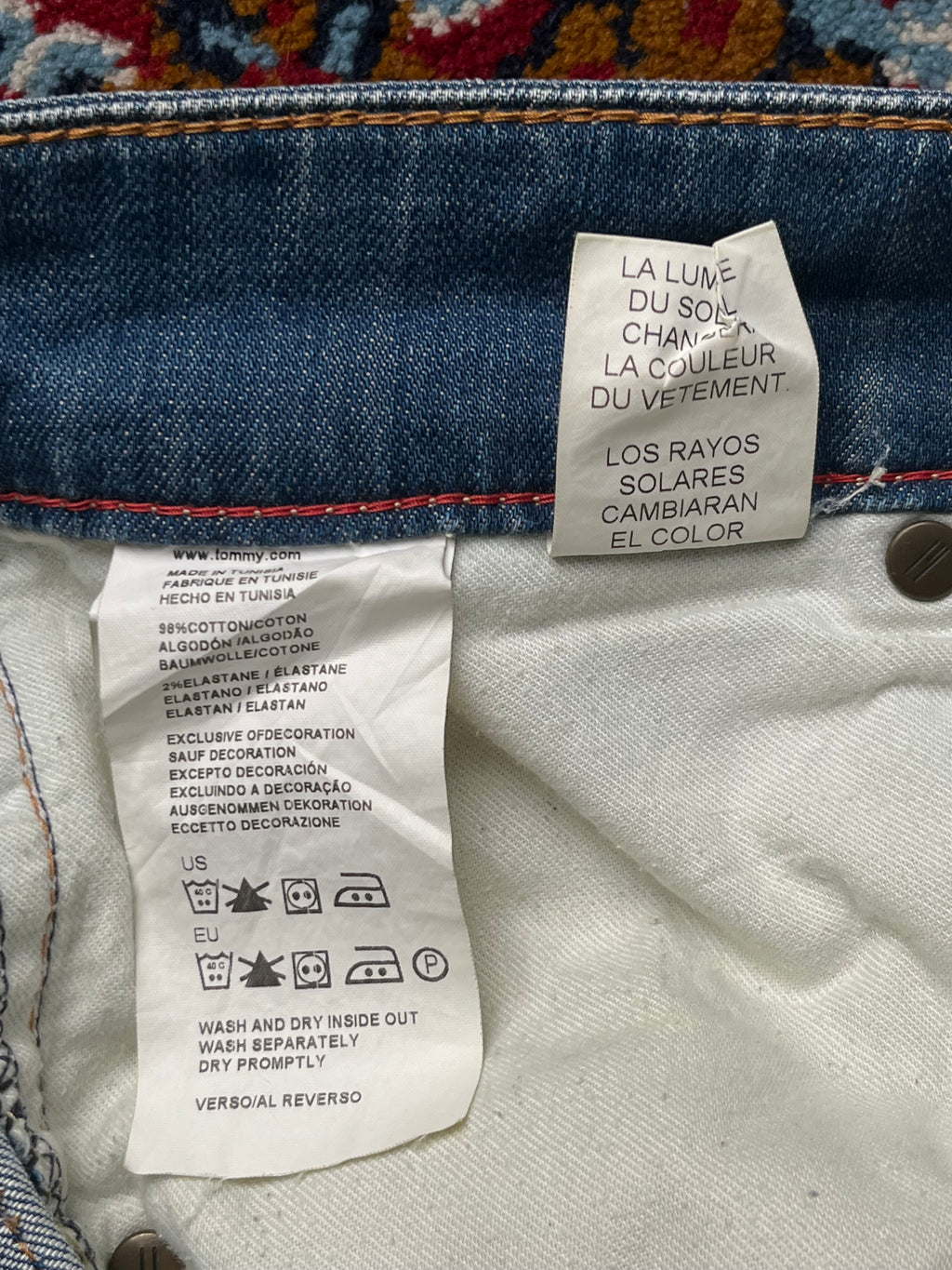 Tommy Hilfiger Denim Faded Light Washed JEANS - 32