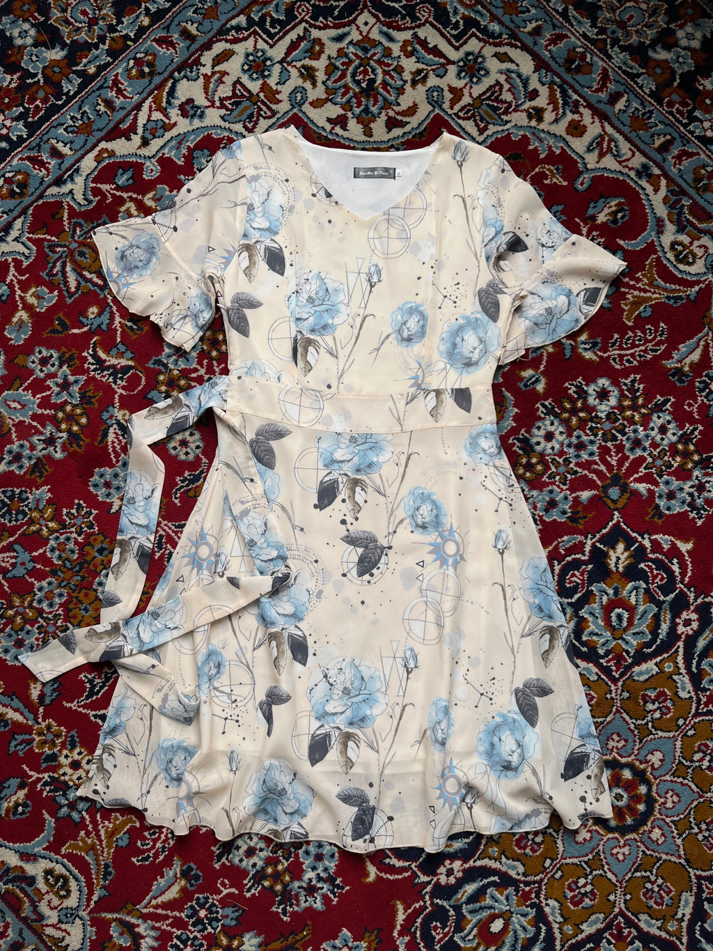 ZhuoWeiYi Floral Chiffon Flutter Sleeve Cream Dress - S